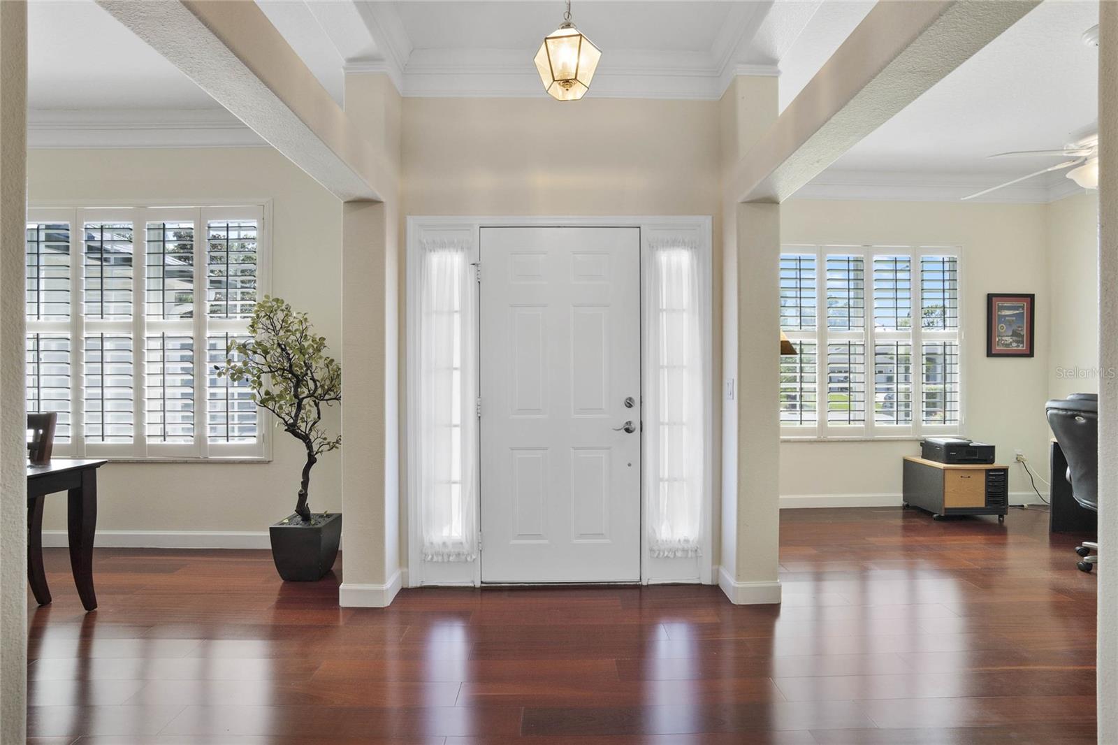 5689 MERLIN WAY