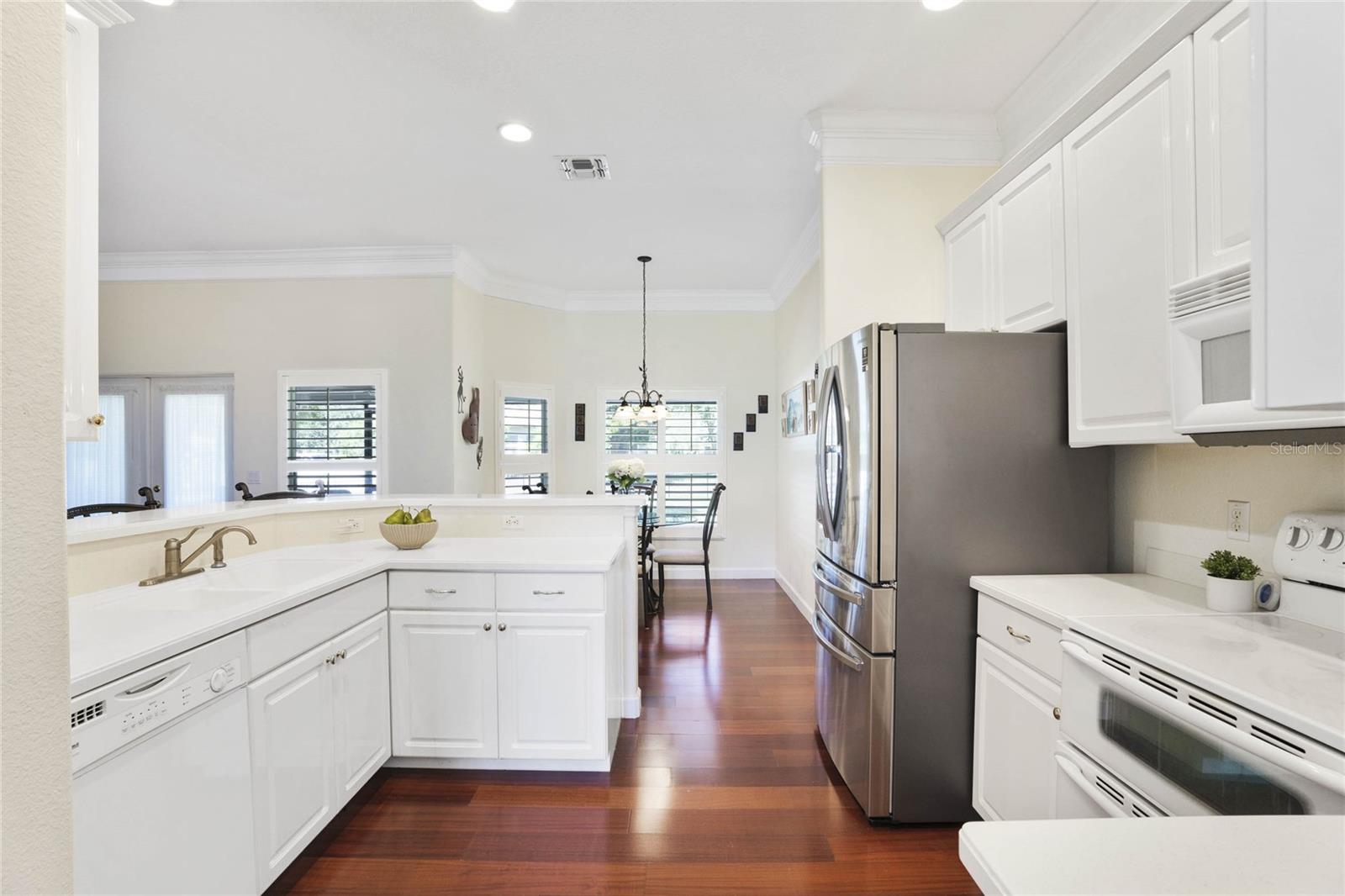 5689 MERLIN WAY