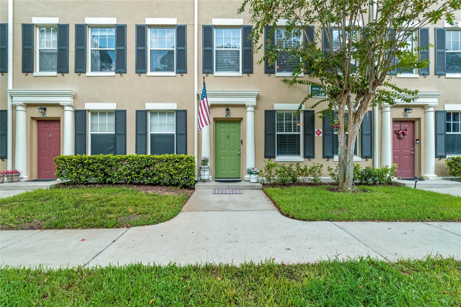726 CENTERVALE DR