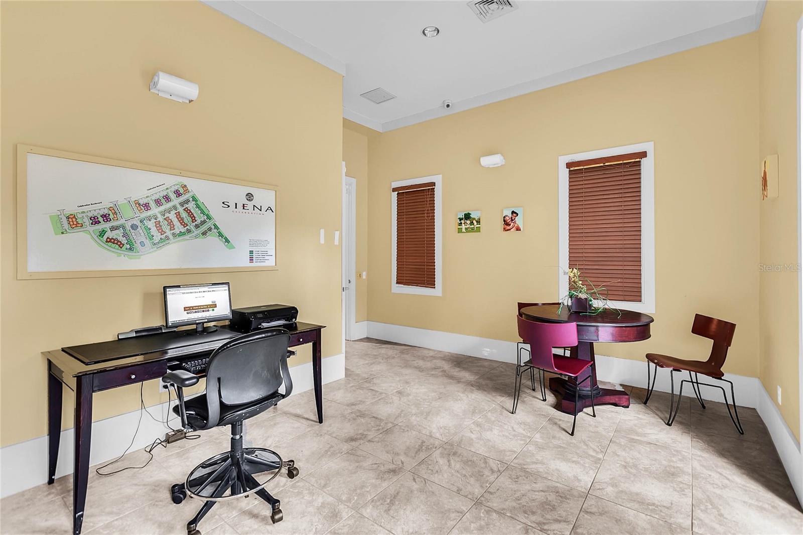 726 CENTERVALE DR