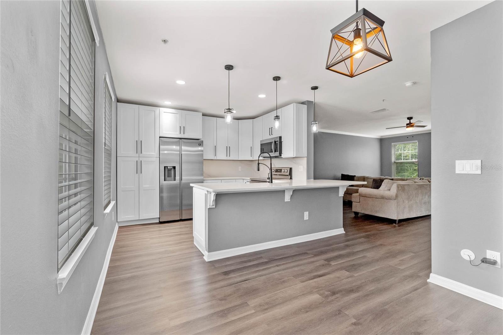726 CENTERVALE DR