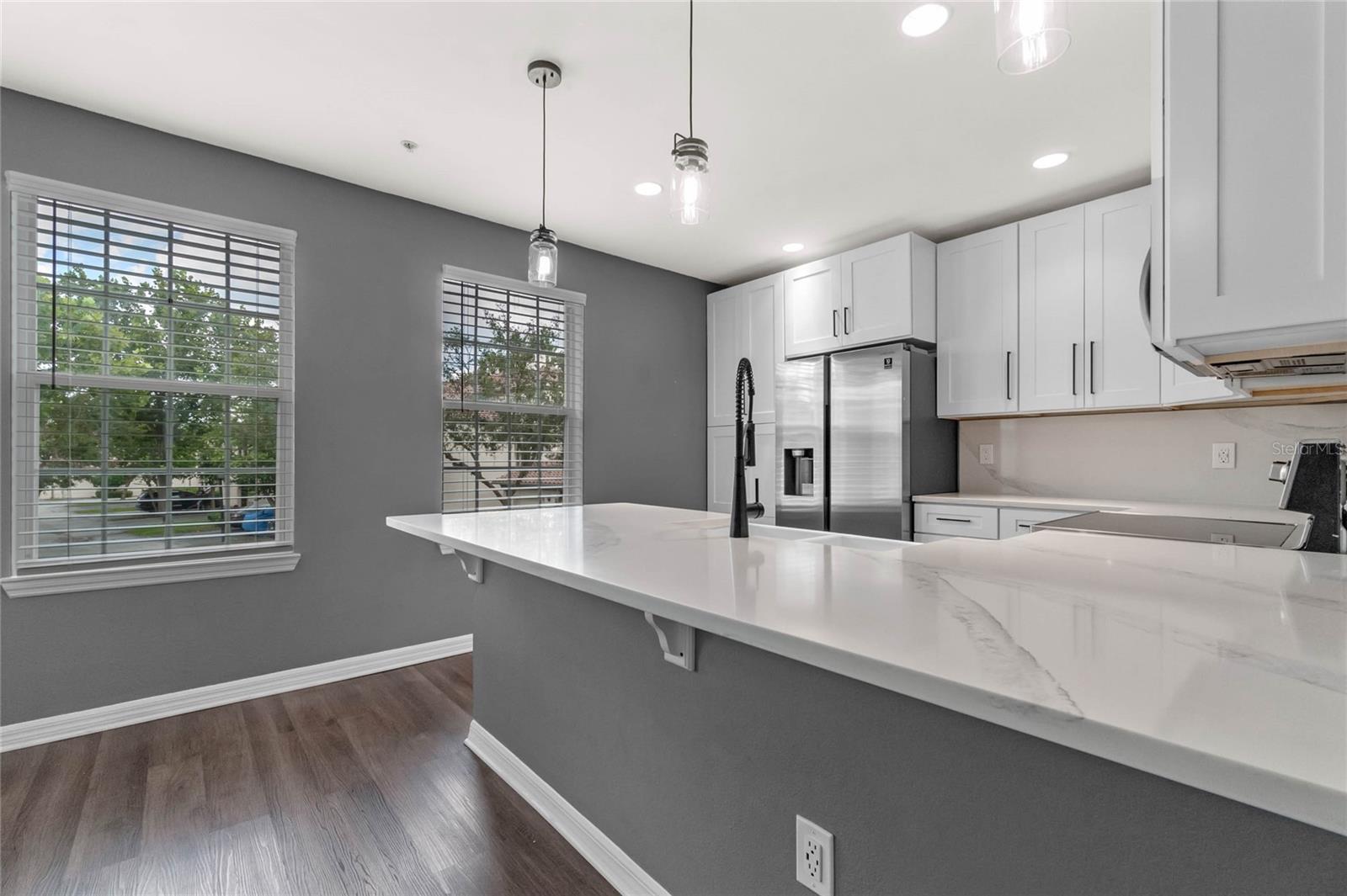 726 CENTERVALE DR