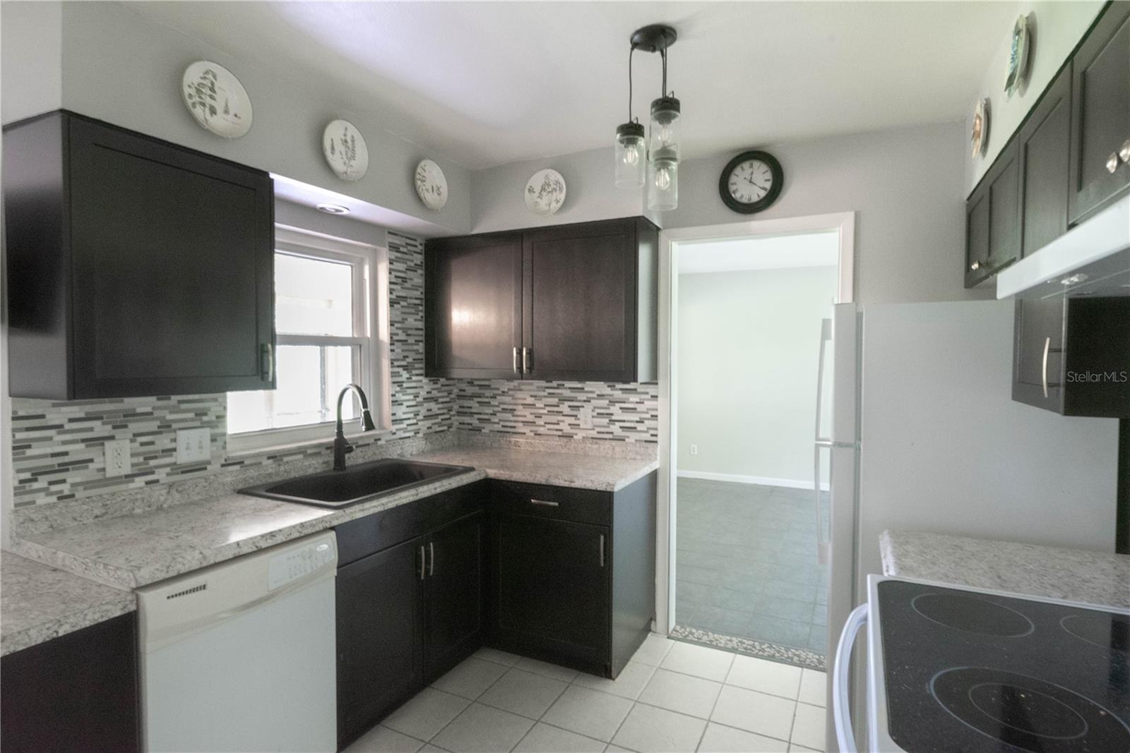 278 HUNTINGTON DR