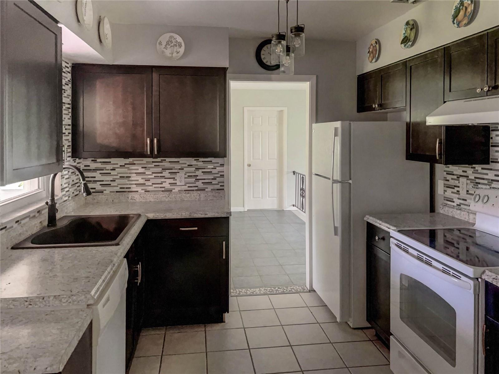 278 HUNTINGTON DR