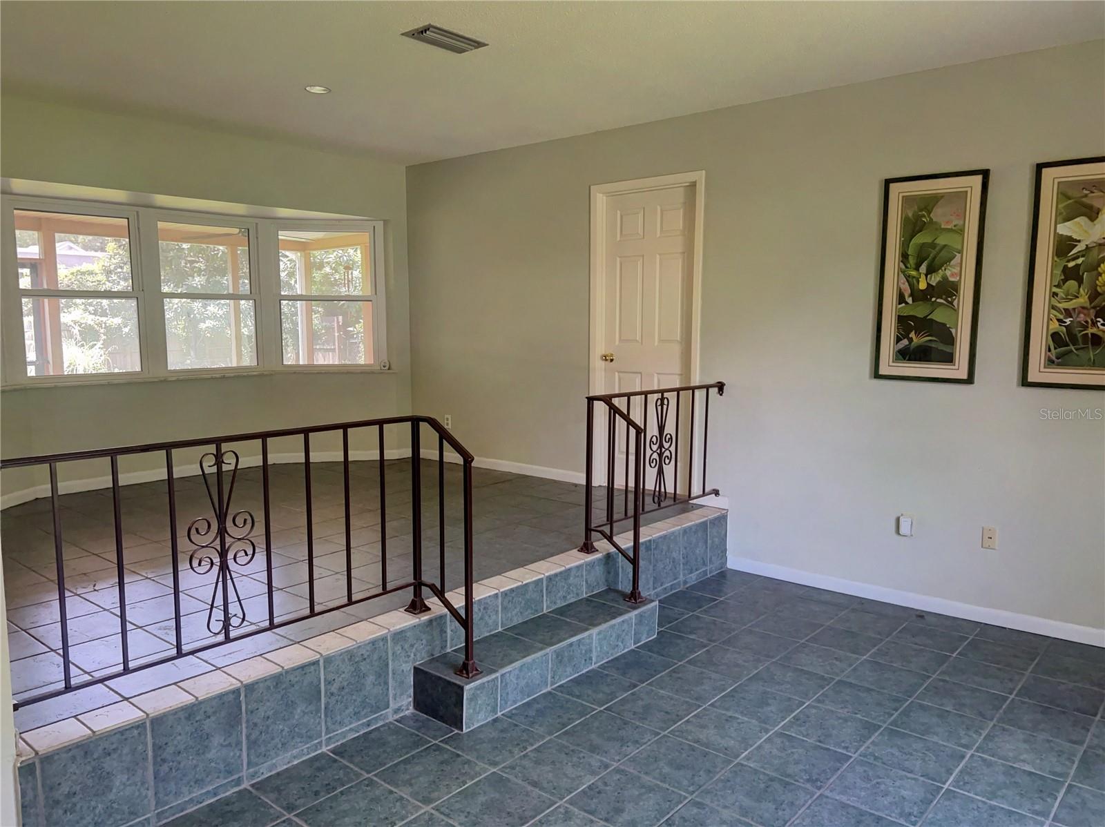 278 HUNTINGTON DR