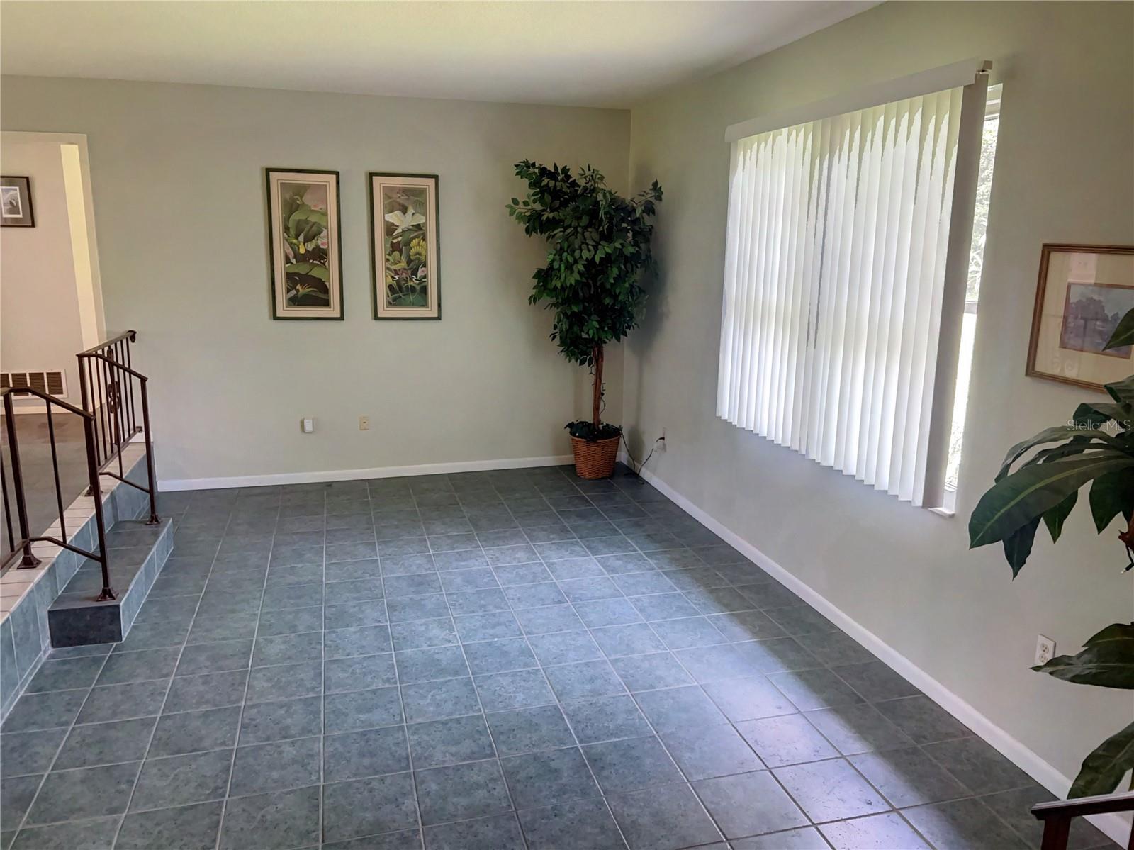 278 HUNTINGTON DR