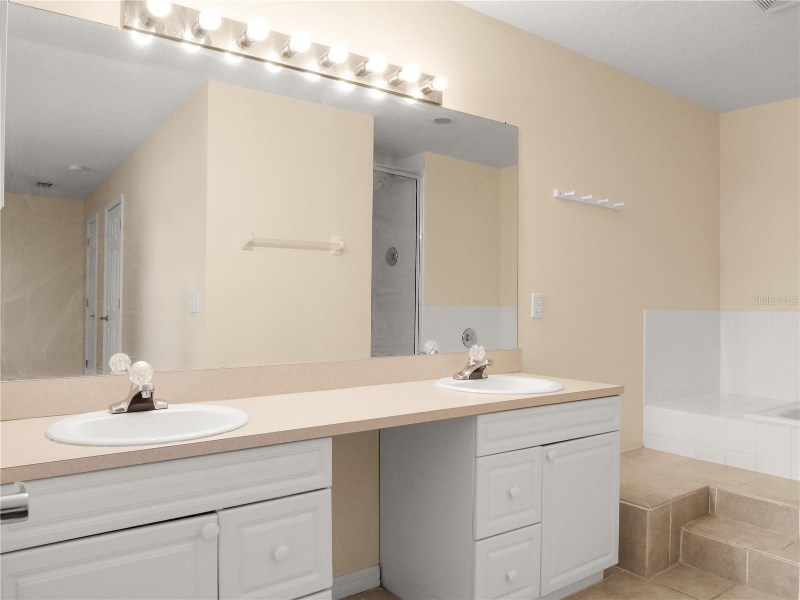 318 AUSTRALIAN WAY #A