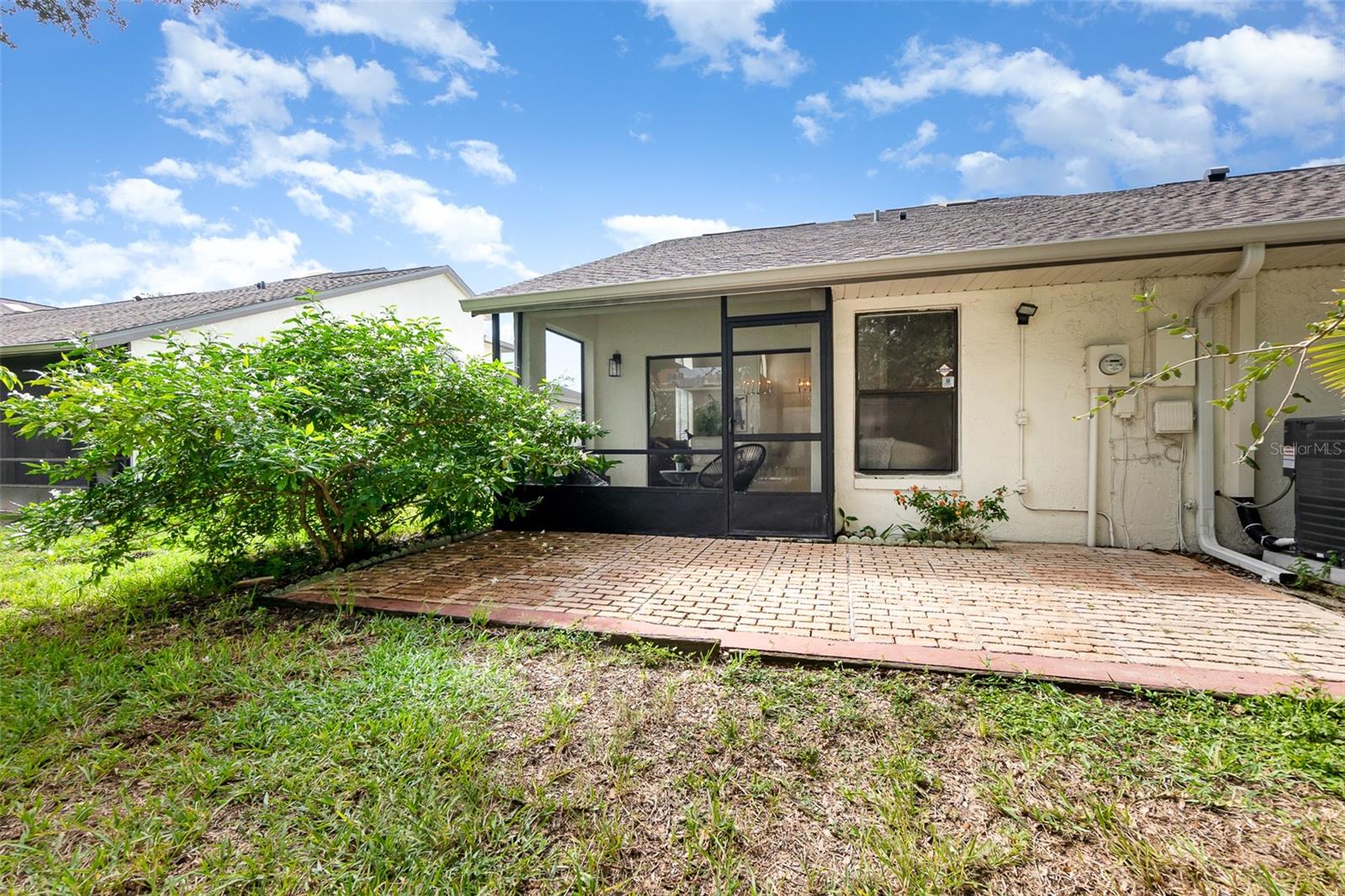100 LAKEPOINTE CIR