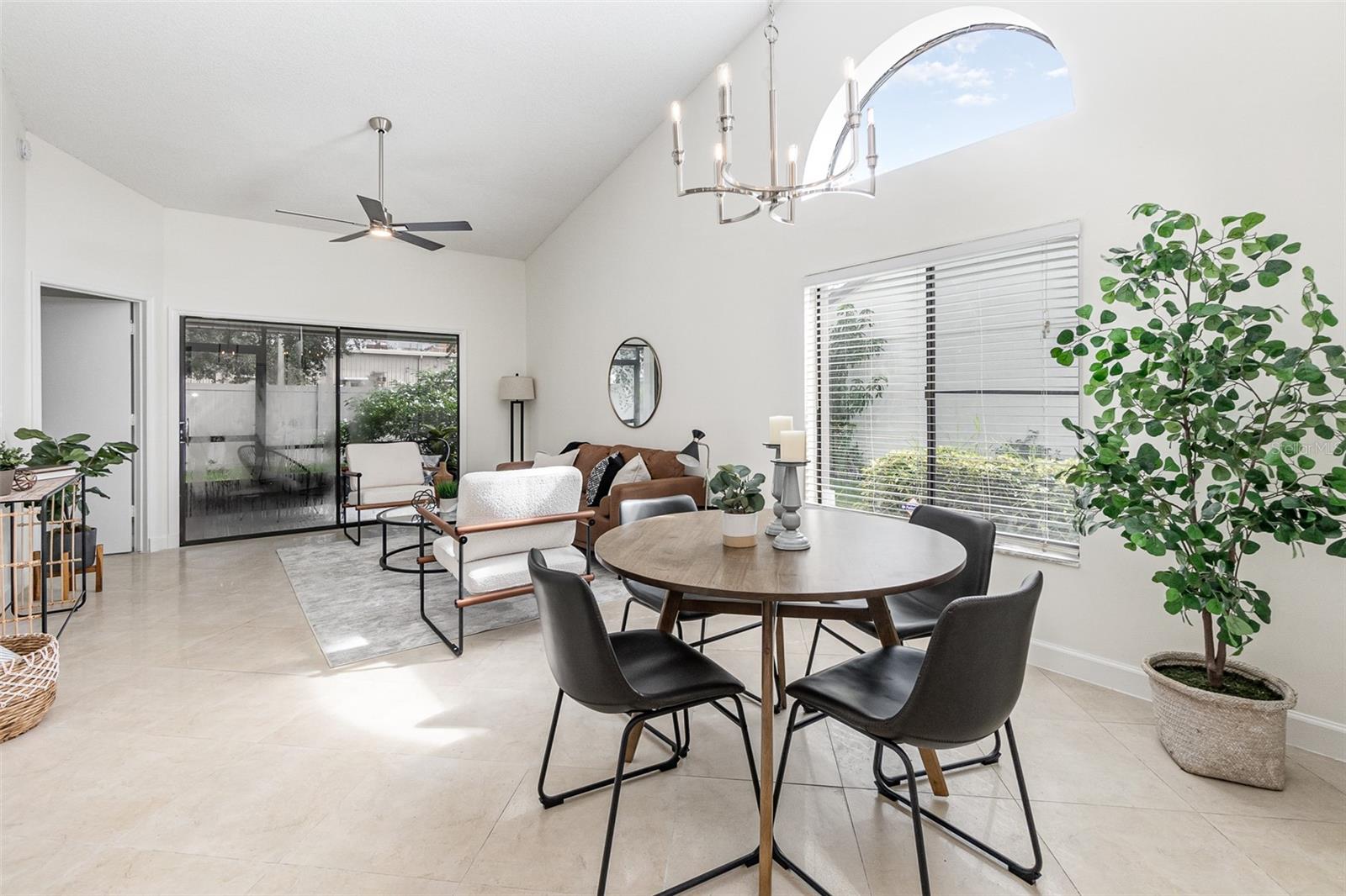 100 LAKEPOINTE CIR