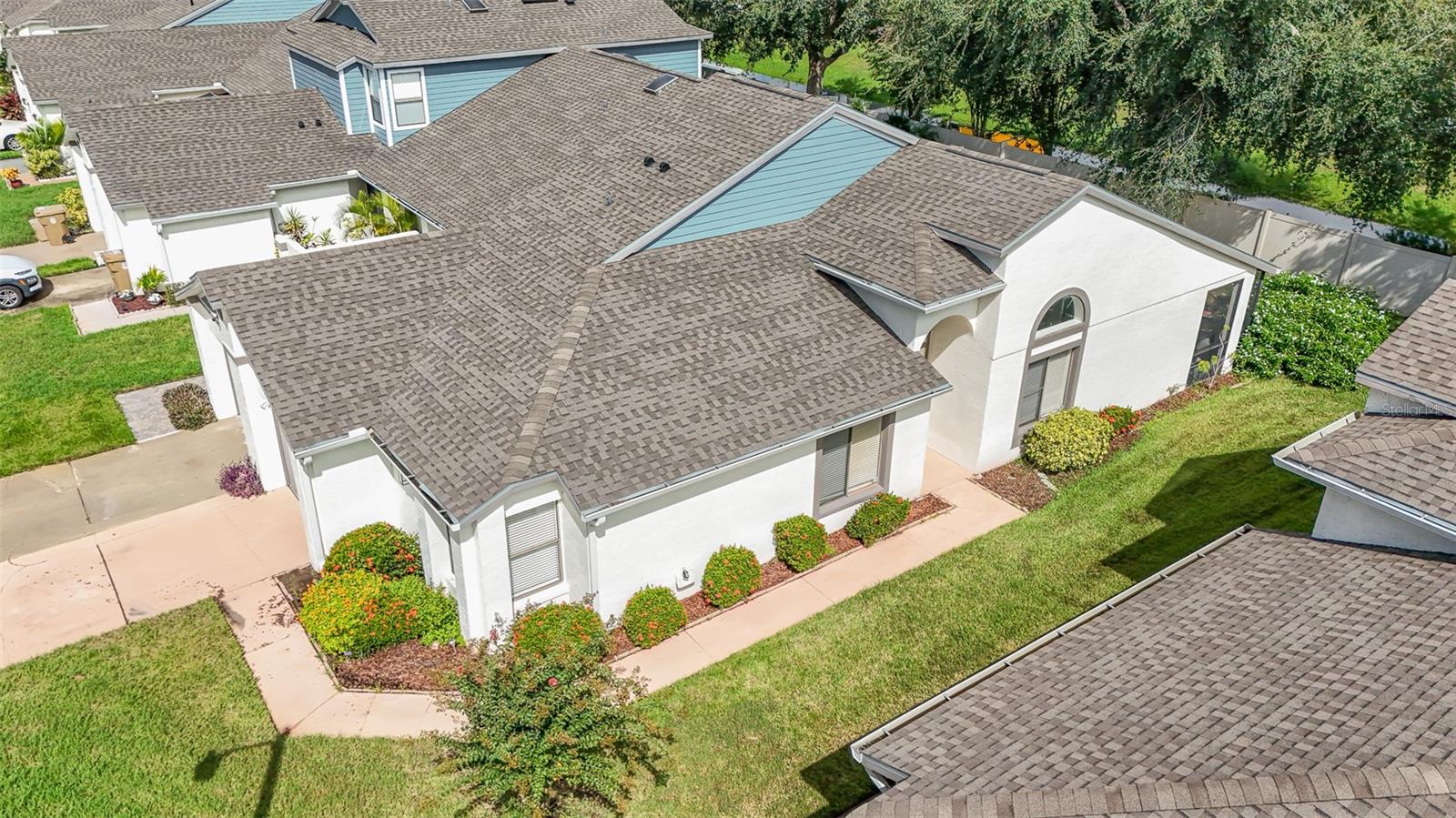 100 LAKEPOINTE CIR