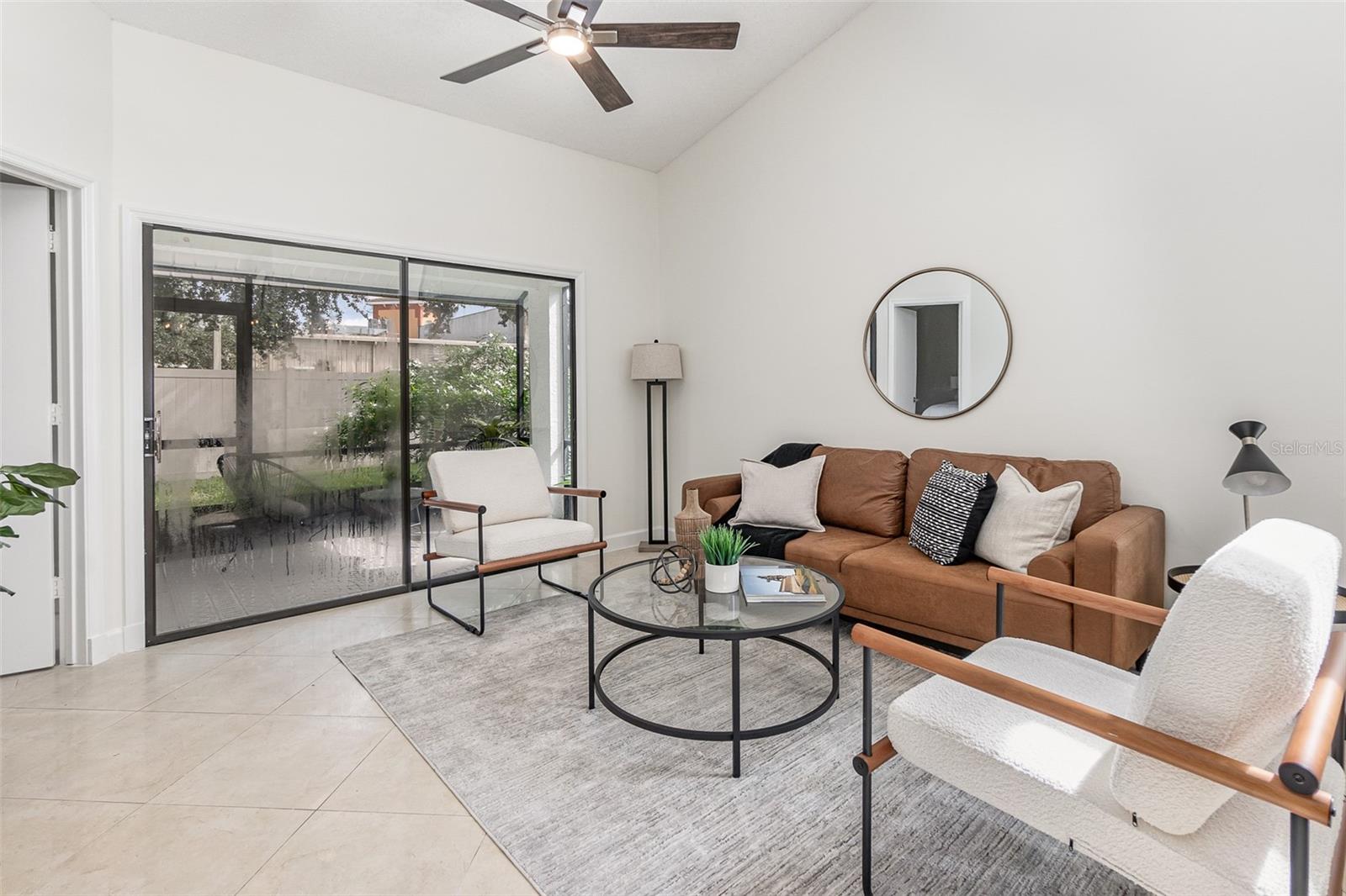100 LAKEPOINTE CIR