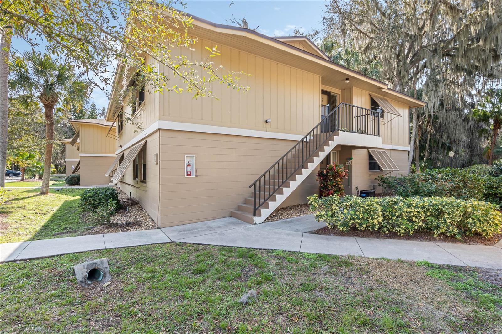 120 HIBISCUS WOODS CT #13B