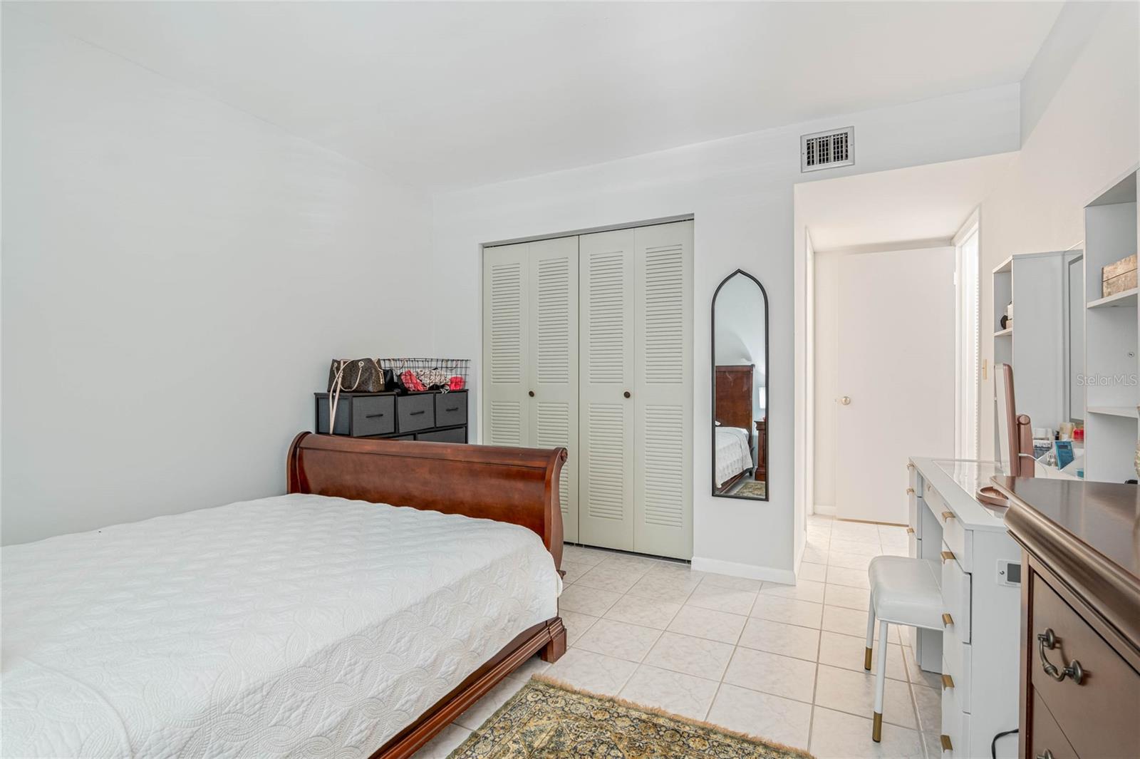 120 HIBISCUS WOODS CT #13B