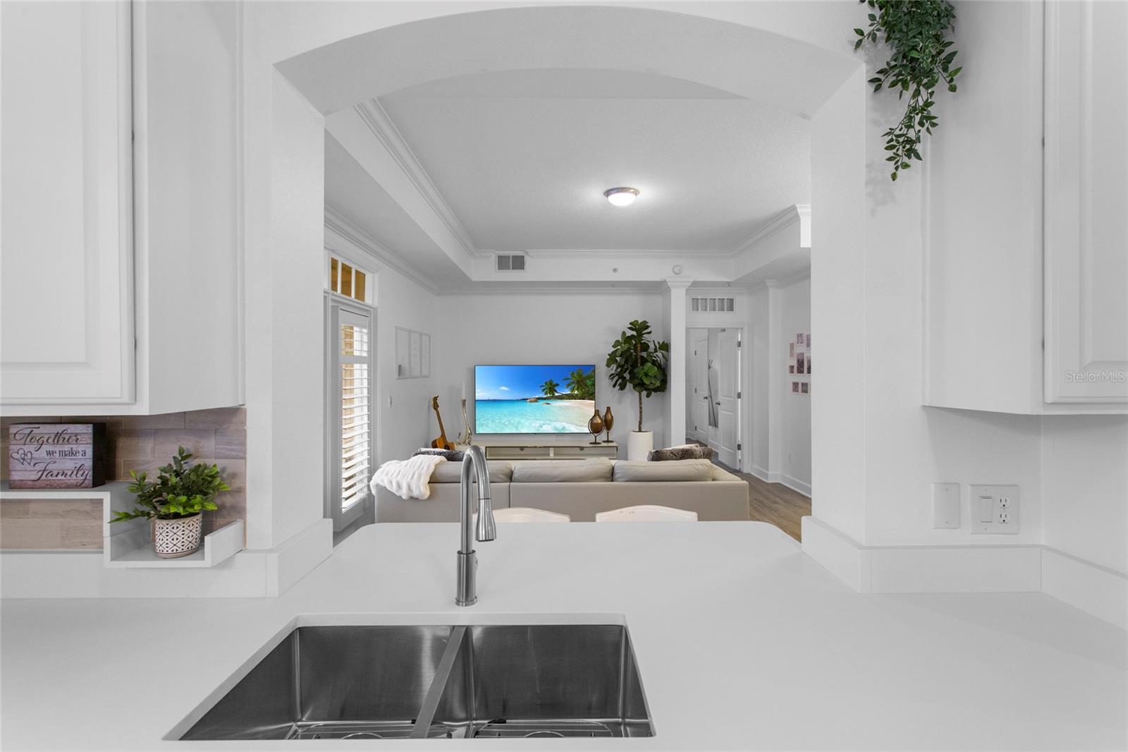 1220 VAUX BLVD #102