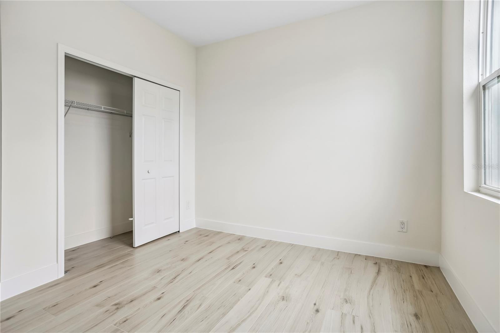 833 S HANCOCK DR