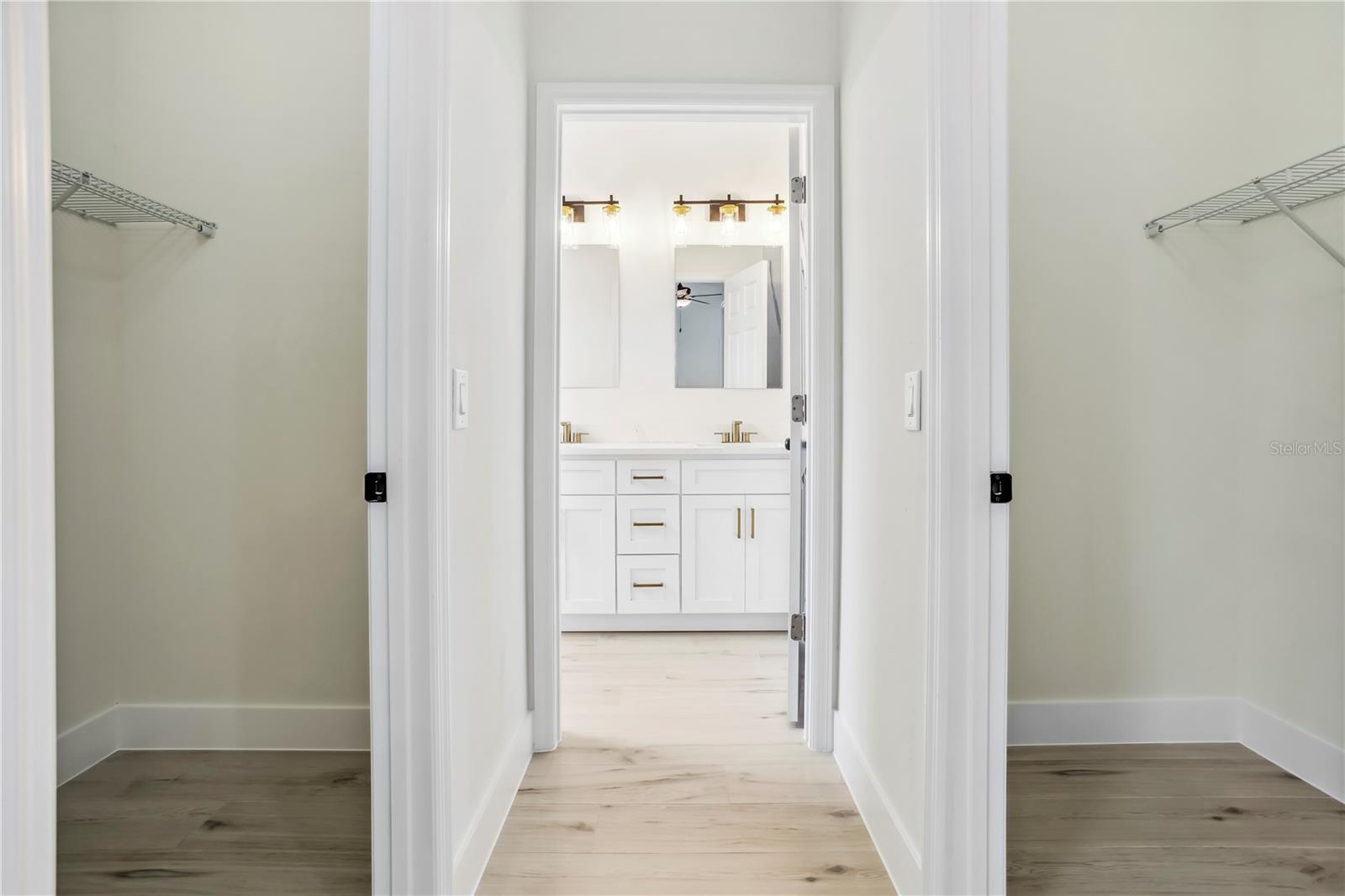 833 S HANCOCK DR
