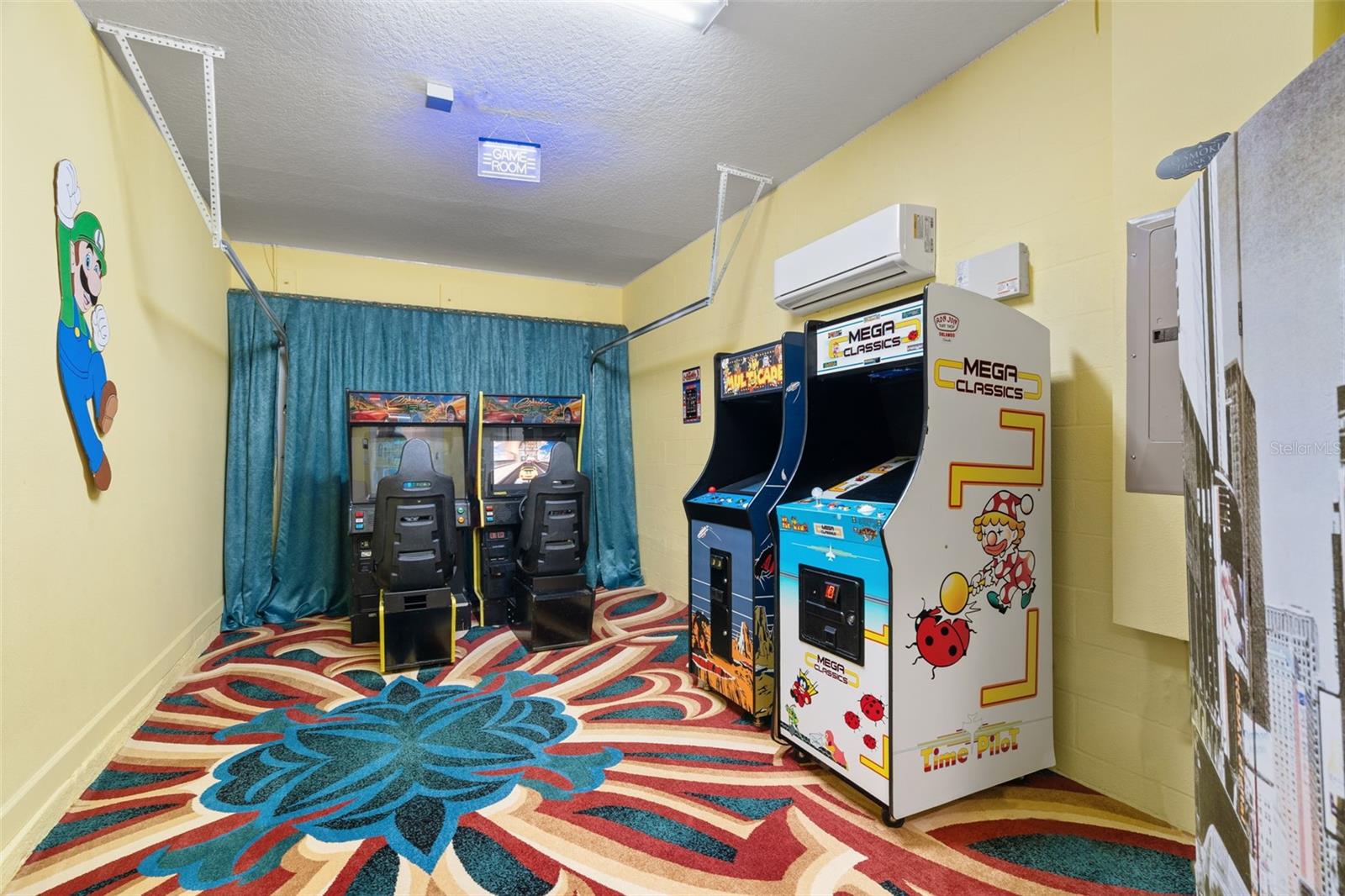 8944 SUGAR PALM RD