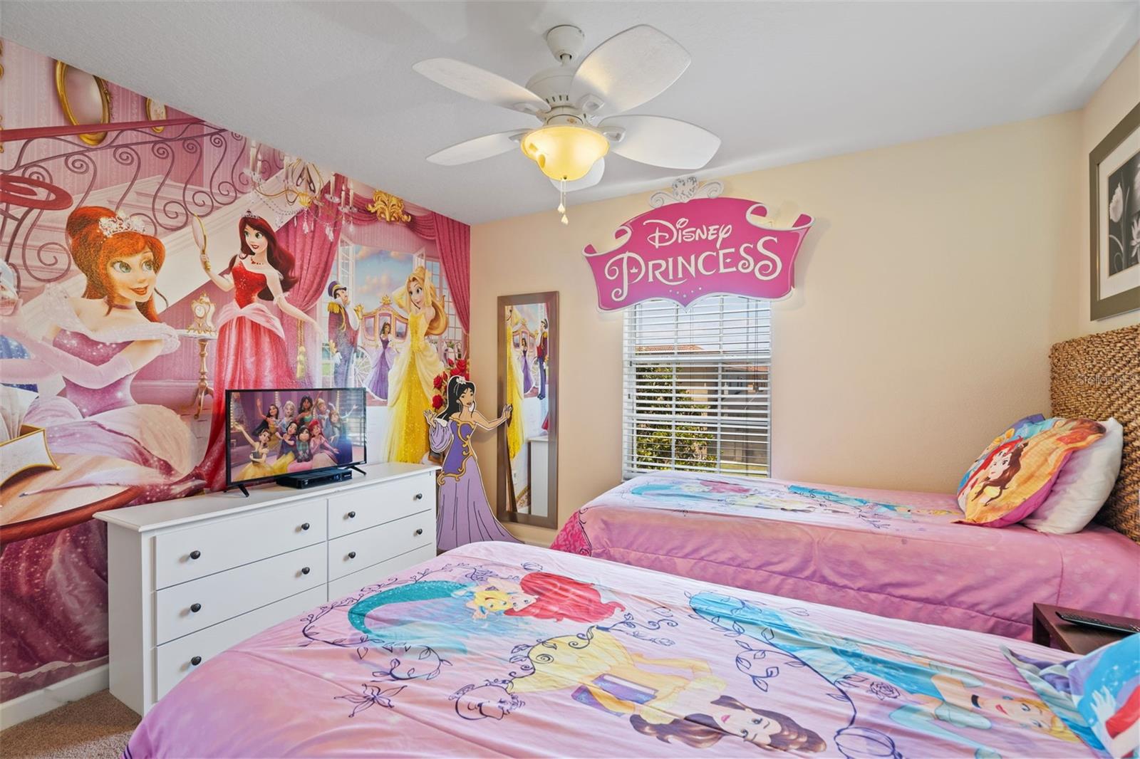 8944 SUGAR PALM RD
