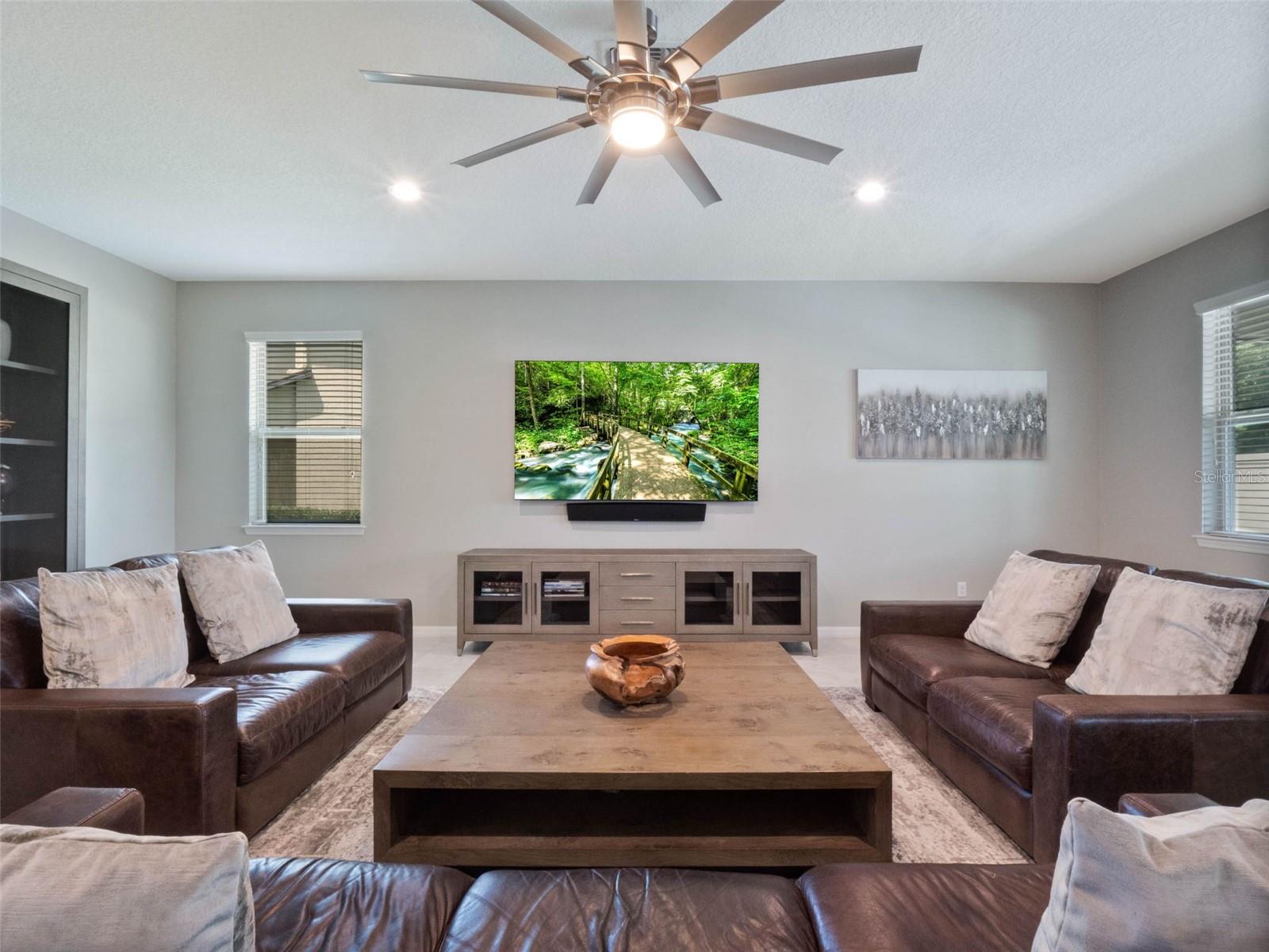 676 BISHOP BAY LOOP