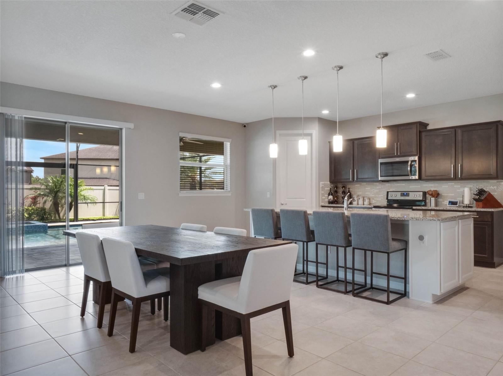 676 BISHOP BAY LOOP