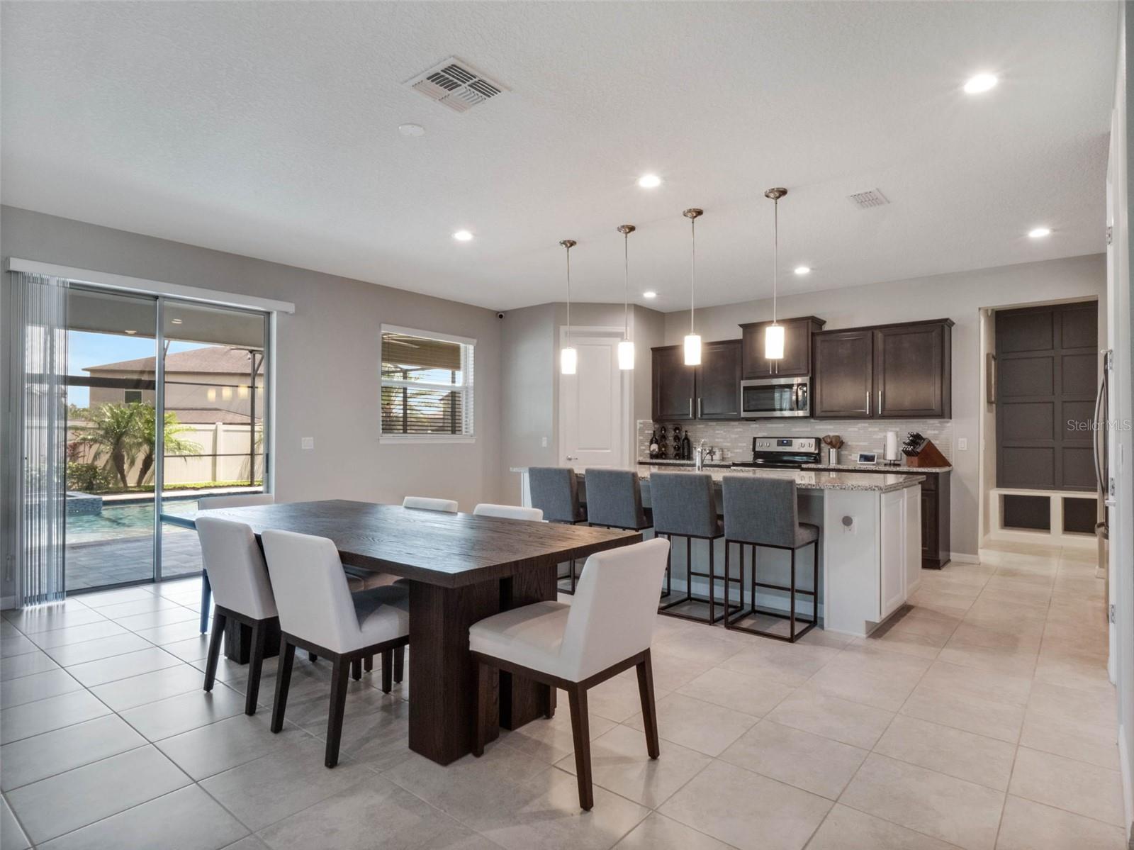 676 BISHOP BAY LOOP