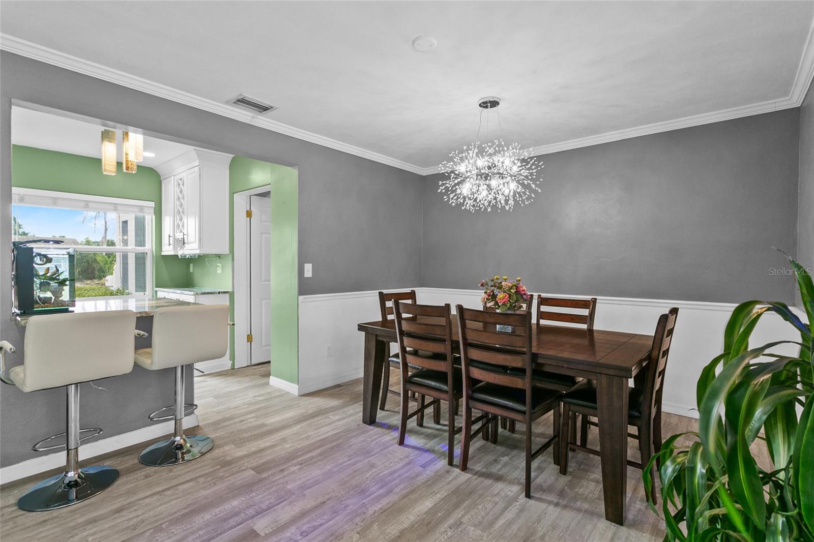 4011 BOBOLINK LN