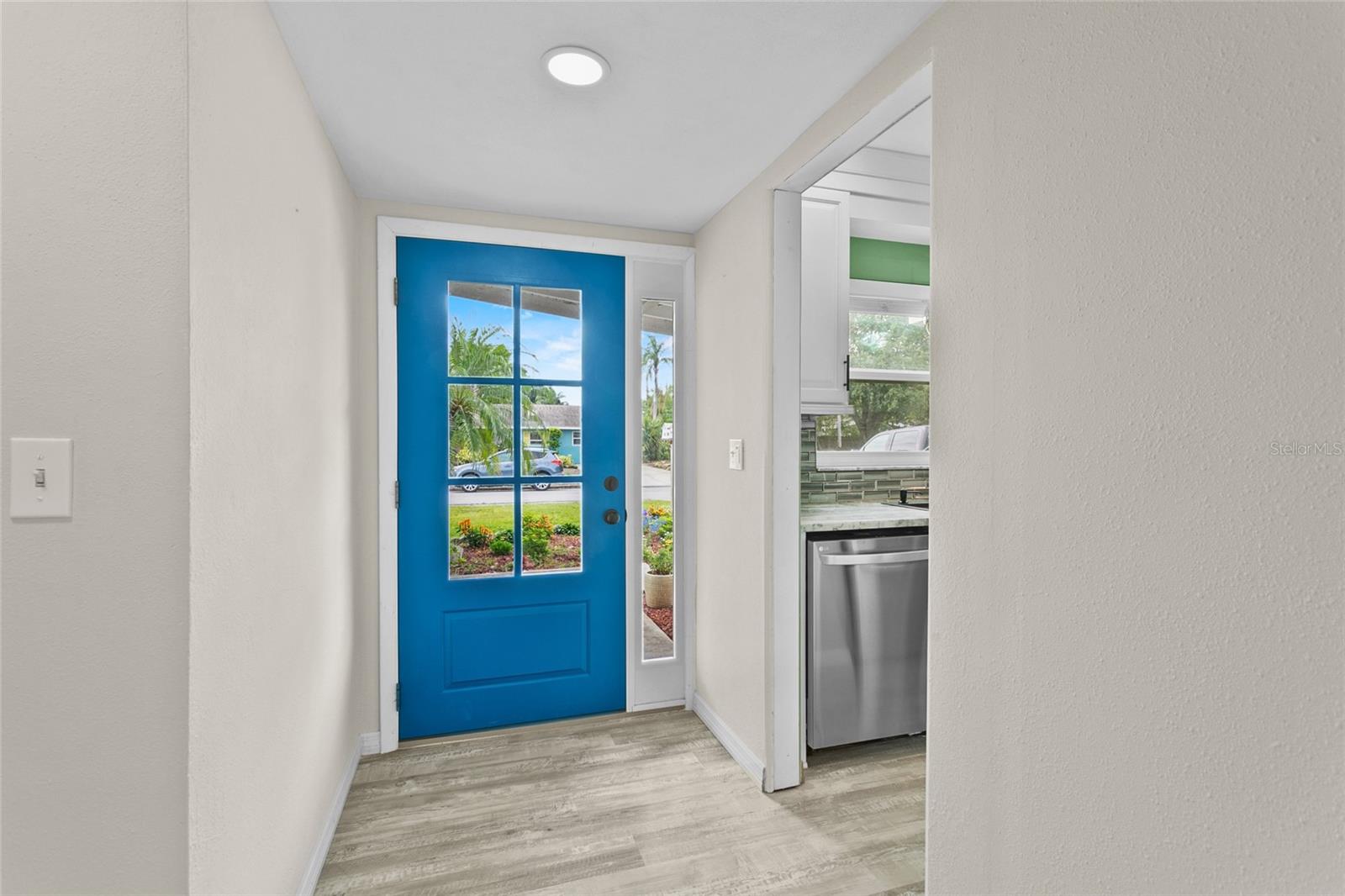 4011 BOBOLINK LN
