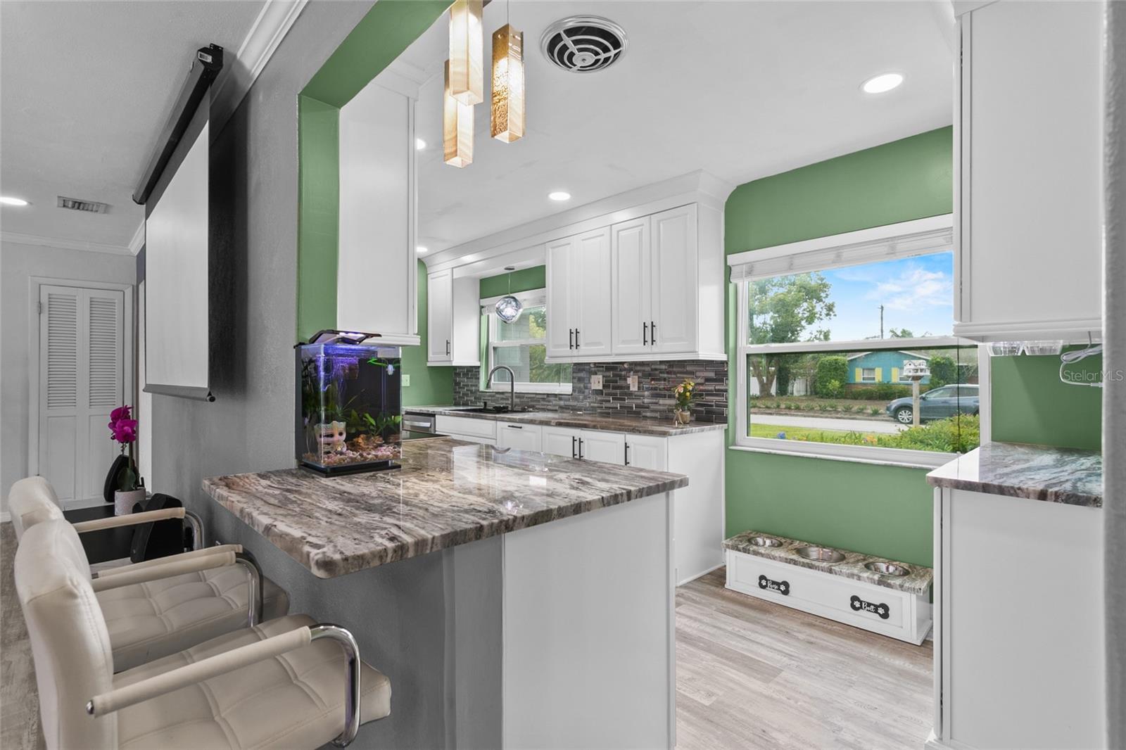 4011 BOBOLINK LN
