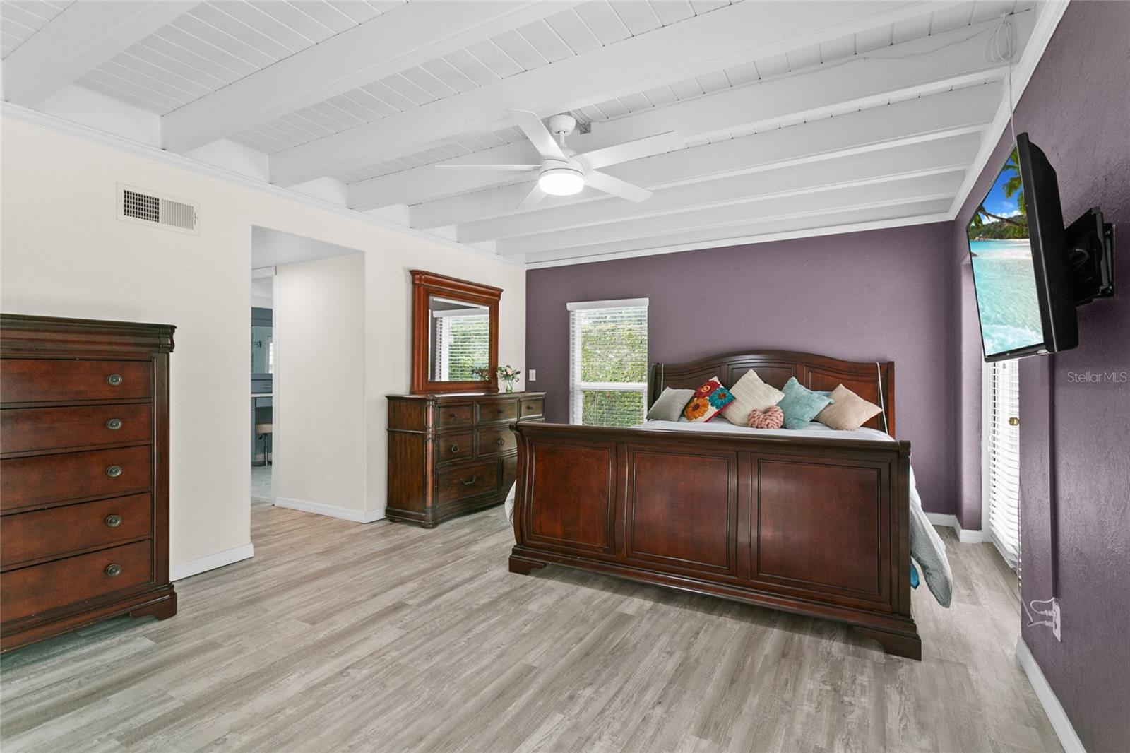 4011 BOBOLINK LN