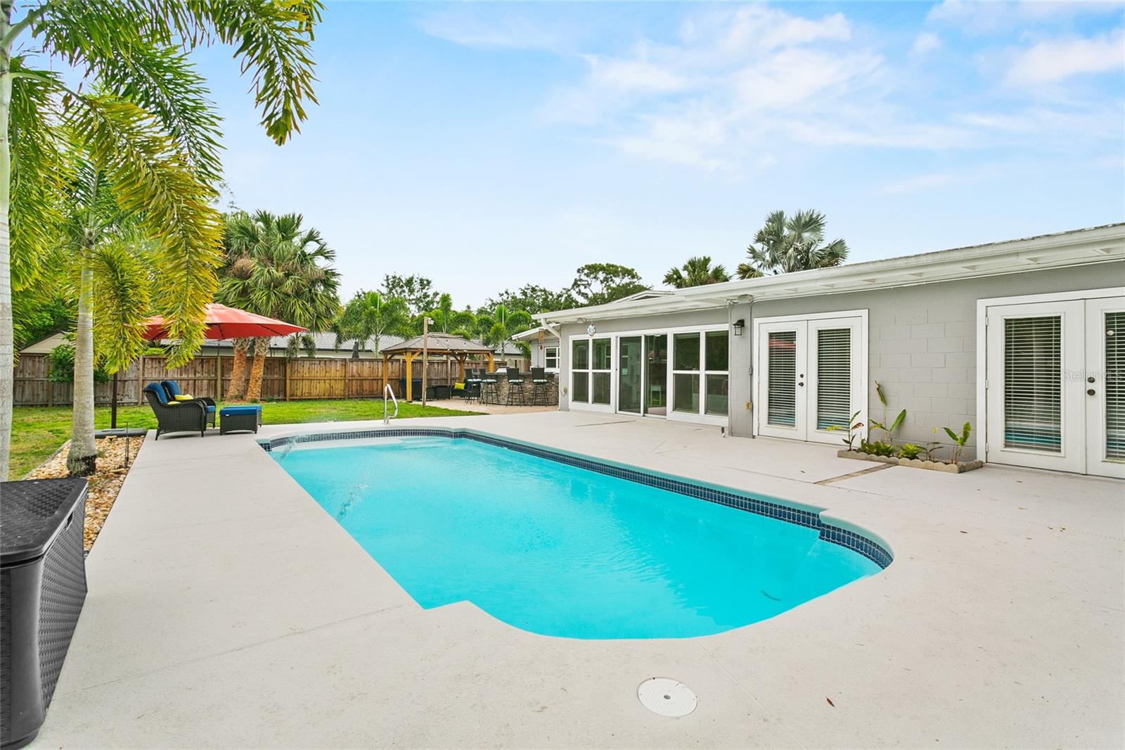 4011 BOBOLINK LN