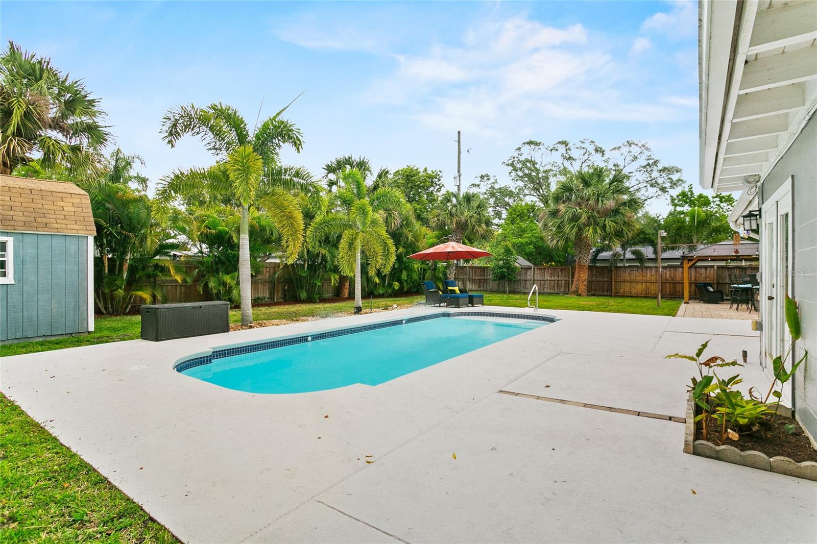 4011 BOBOLINK LN
