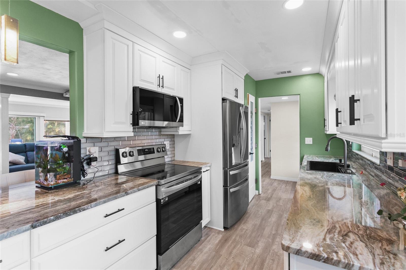 4011 BOBOLINK LN