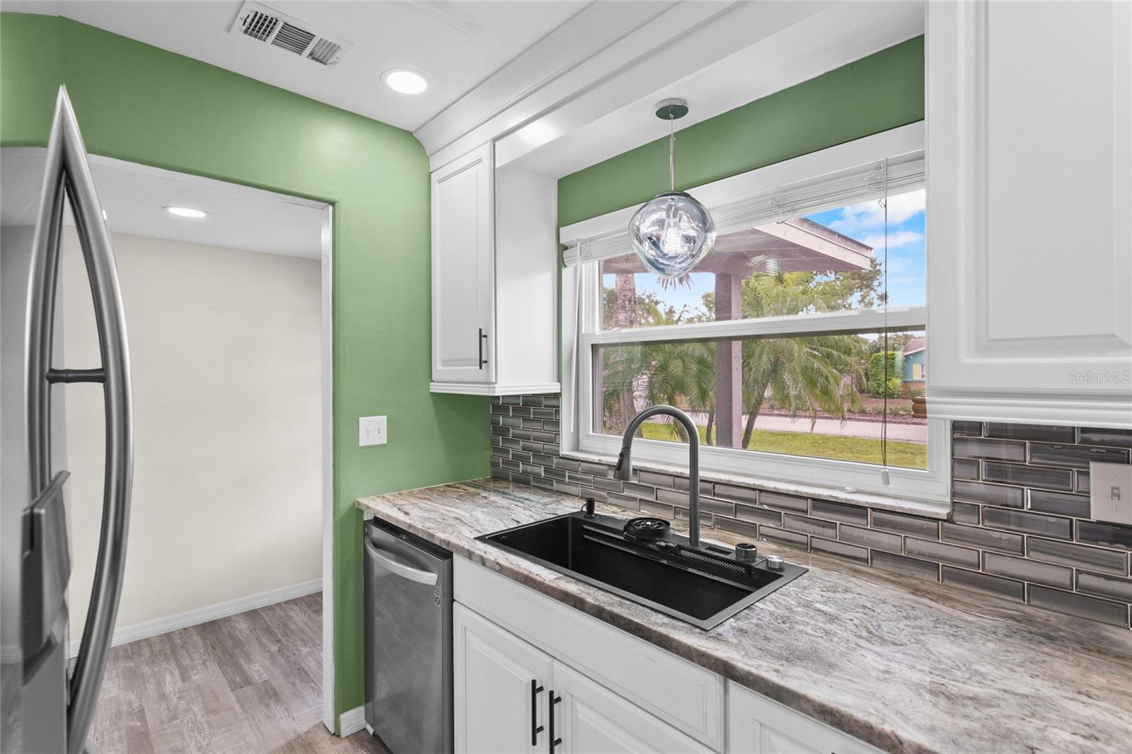 4011 BOBOLINK LN