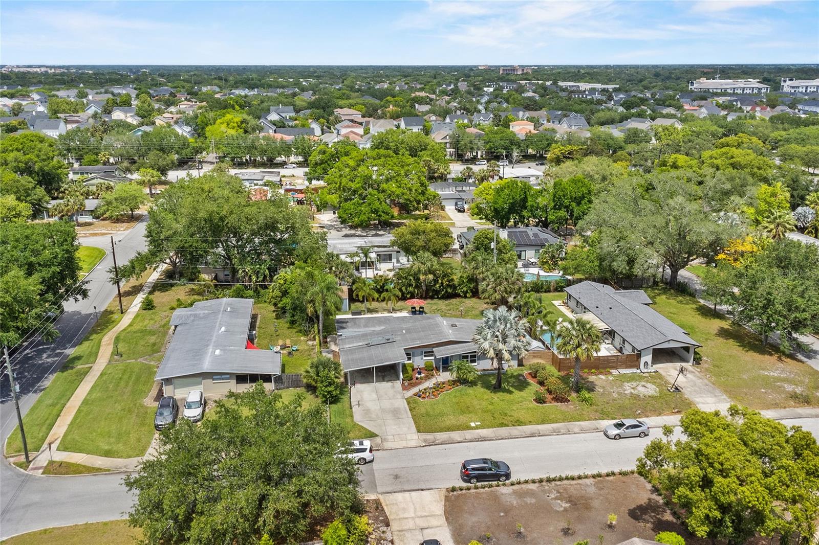 4011 BOBOLINK LN