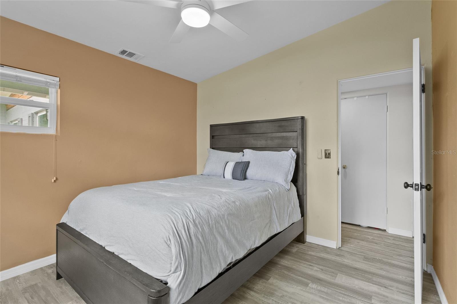 4011 BOBOLINK LN