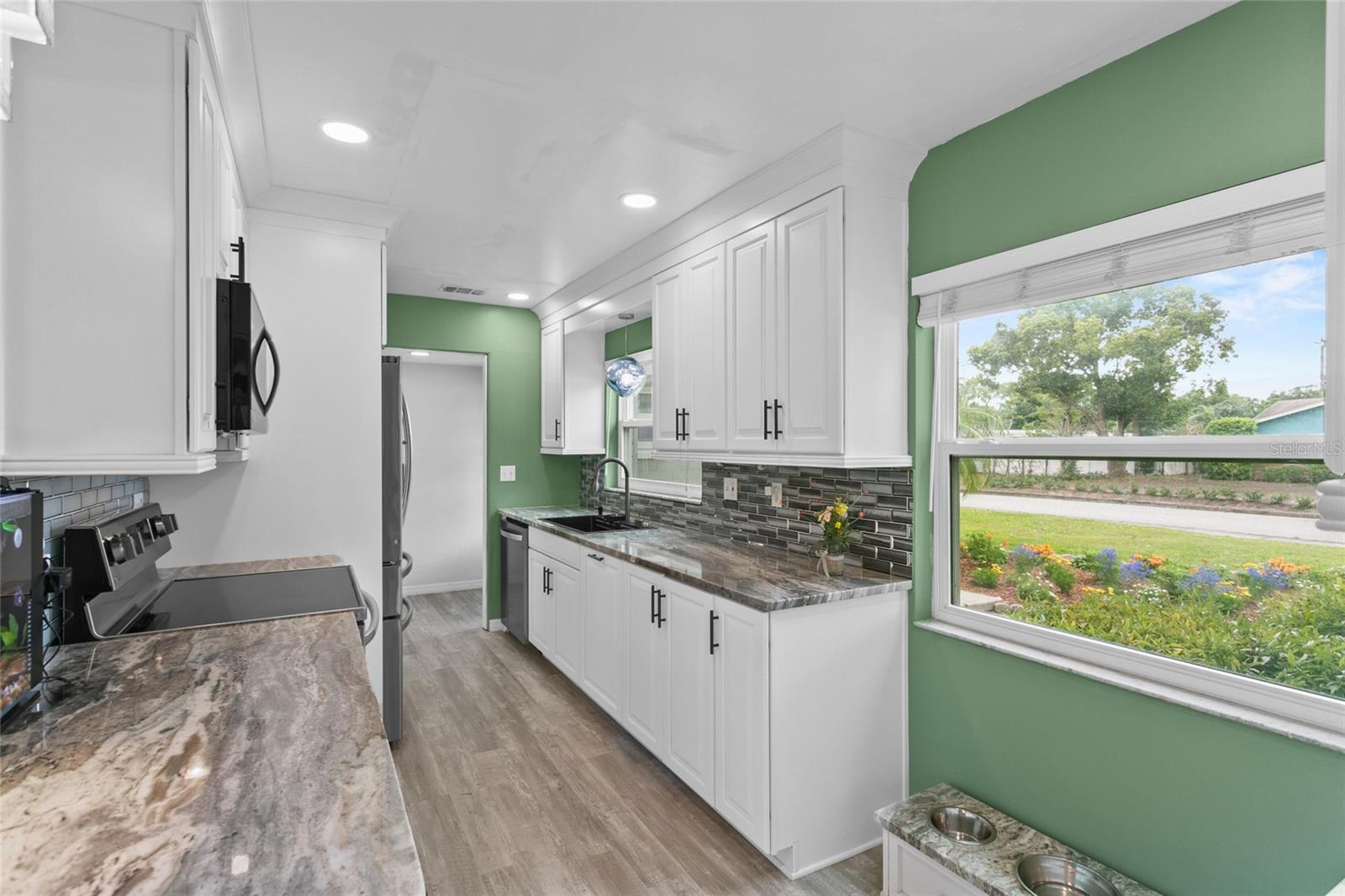 4011 BOBOLINK LN
