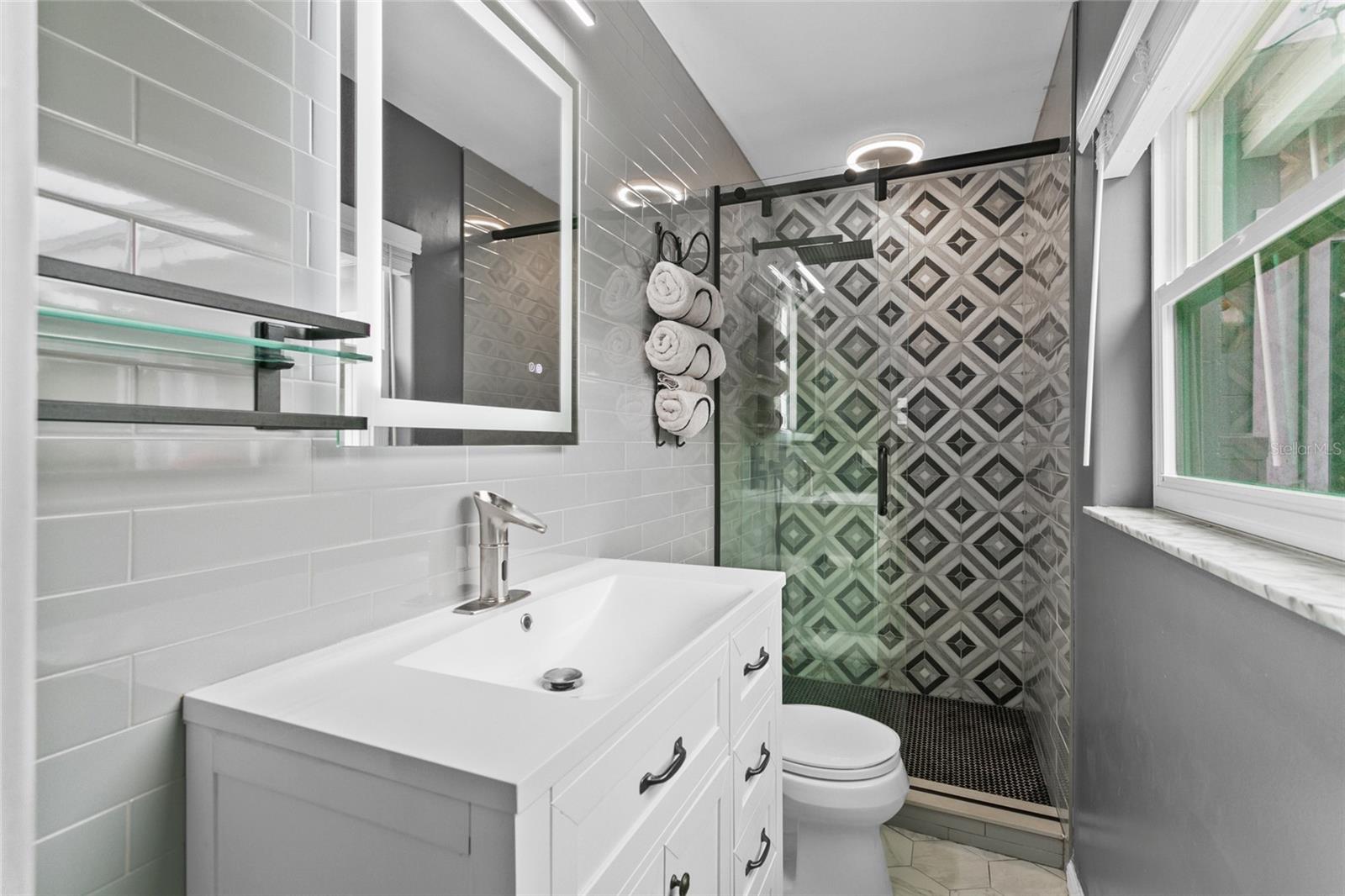 4011 BOBOLINK LN