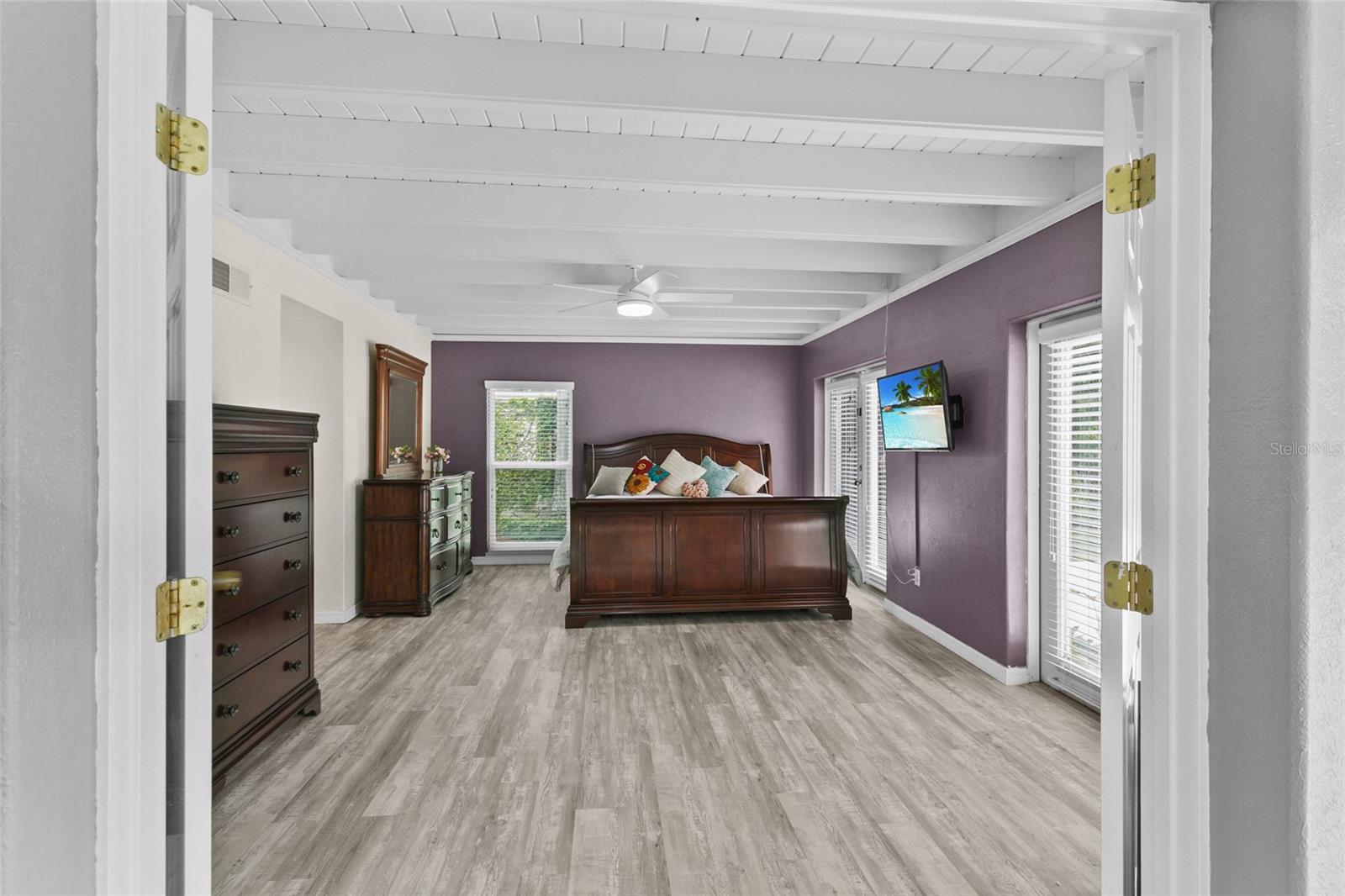 4011 BOBOLINK LN