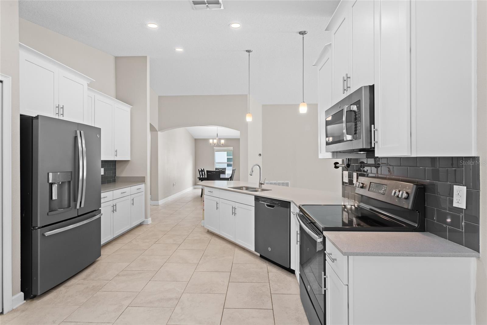 4153 CORTLAND DR