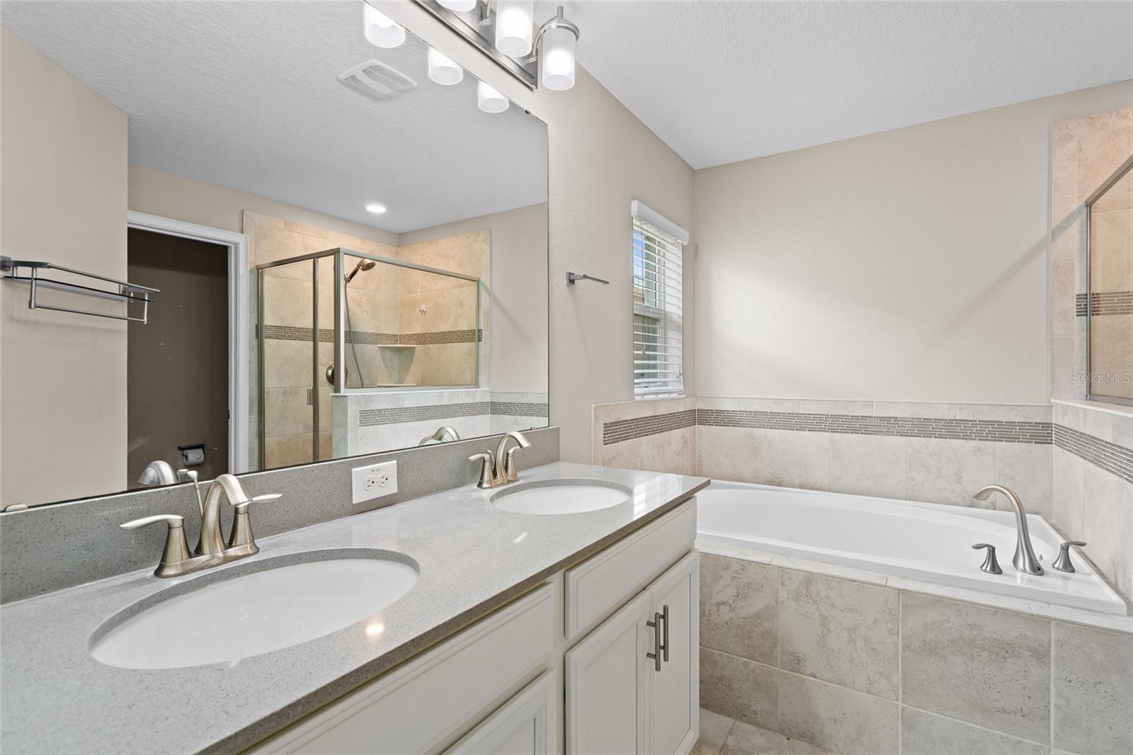 4153 CORTLAND DR
