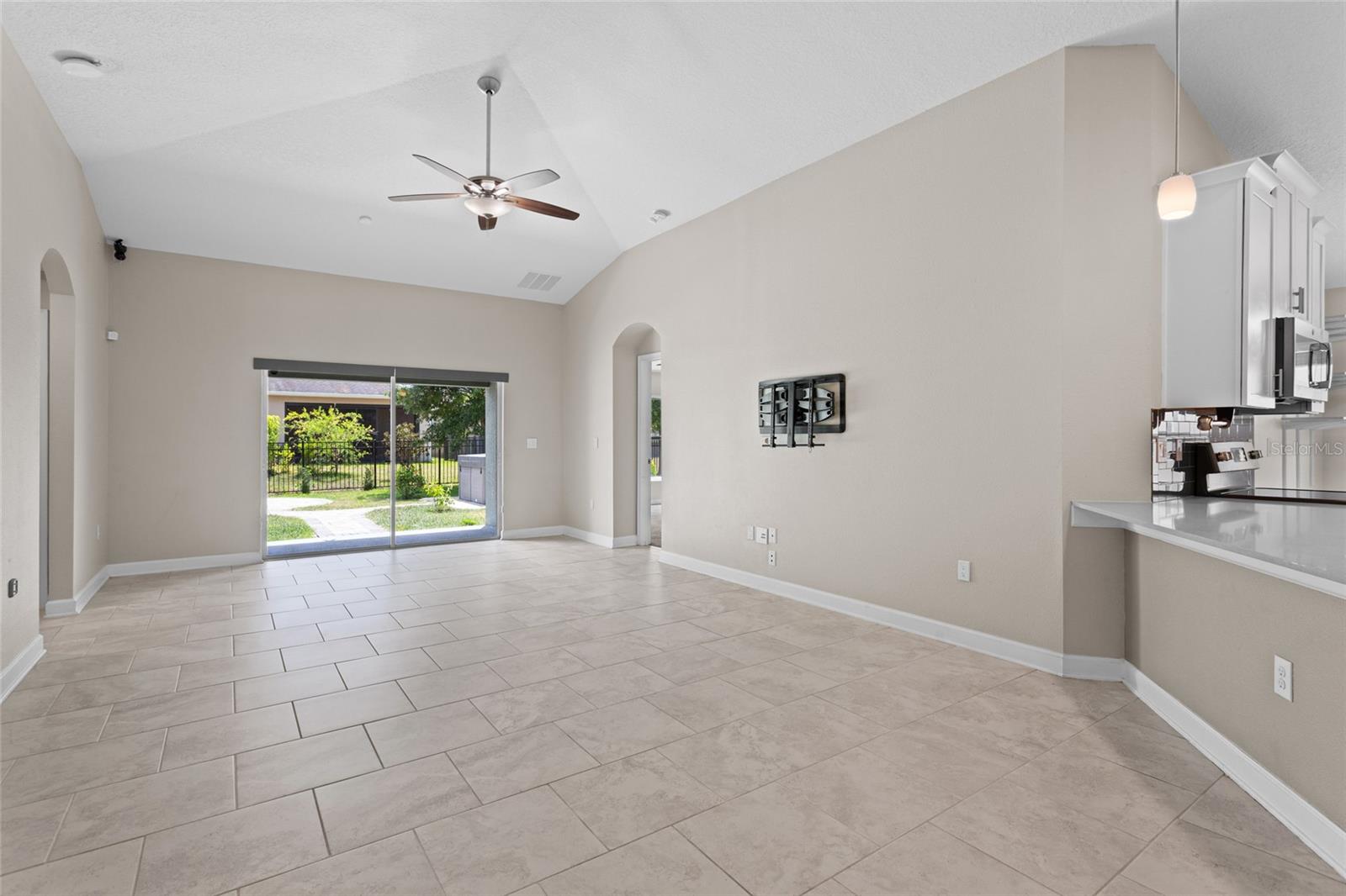 4153 CORTLAND DR