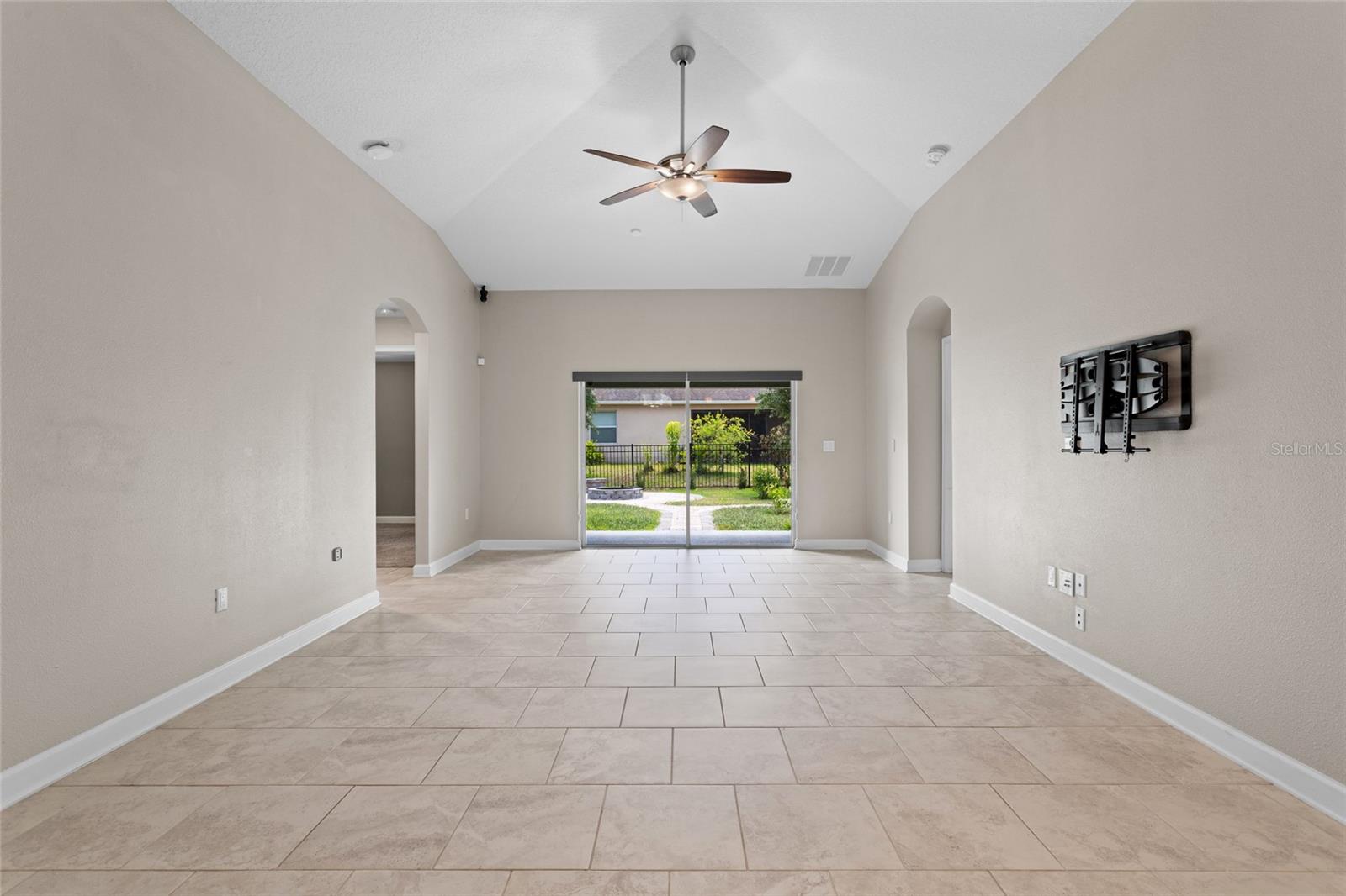 4153 CORTLAND DR