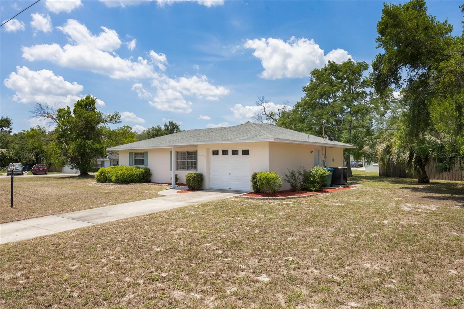 1198 E HANCOCK DR