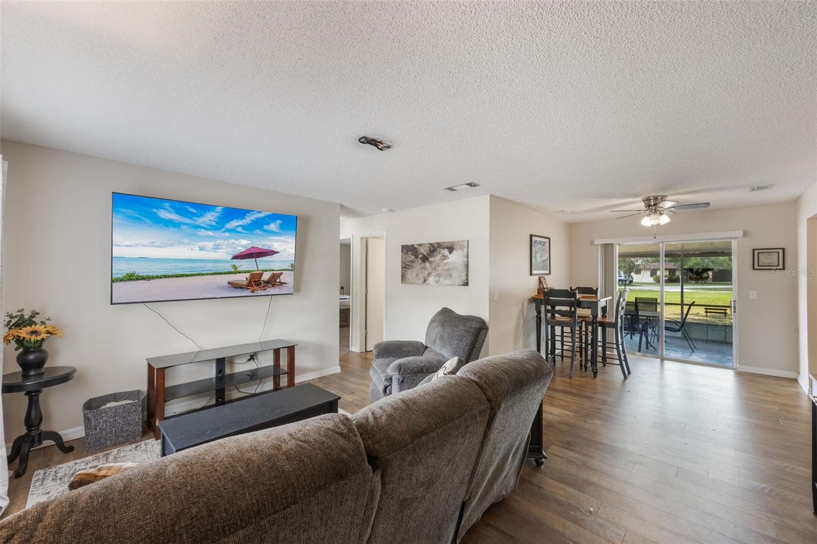 1198 E HANCOCK DR
