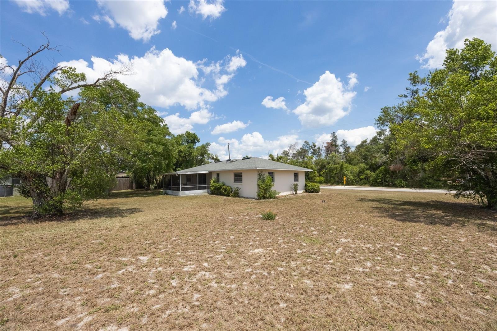 1198 E HANCOCK DR