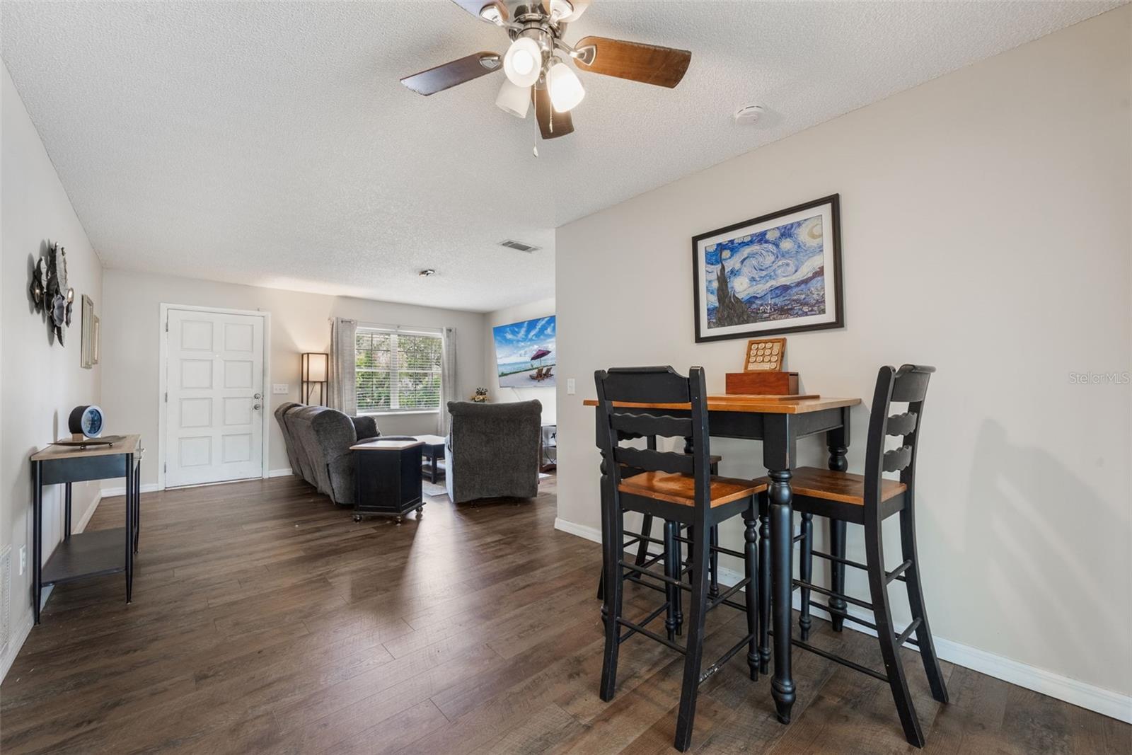 1198 E HANCOCK DR