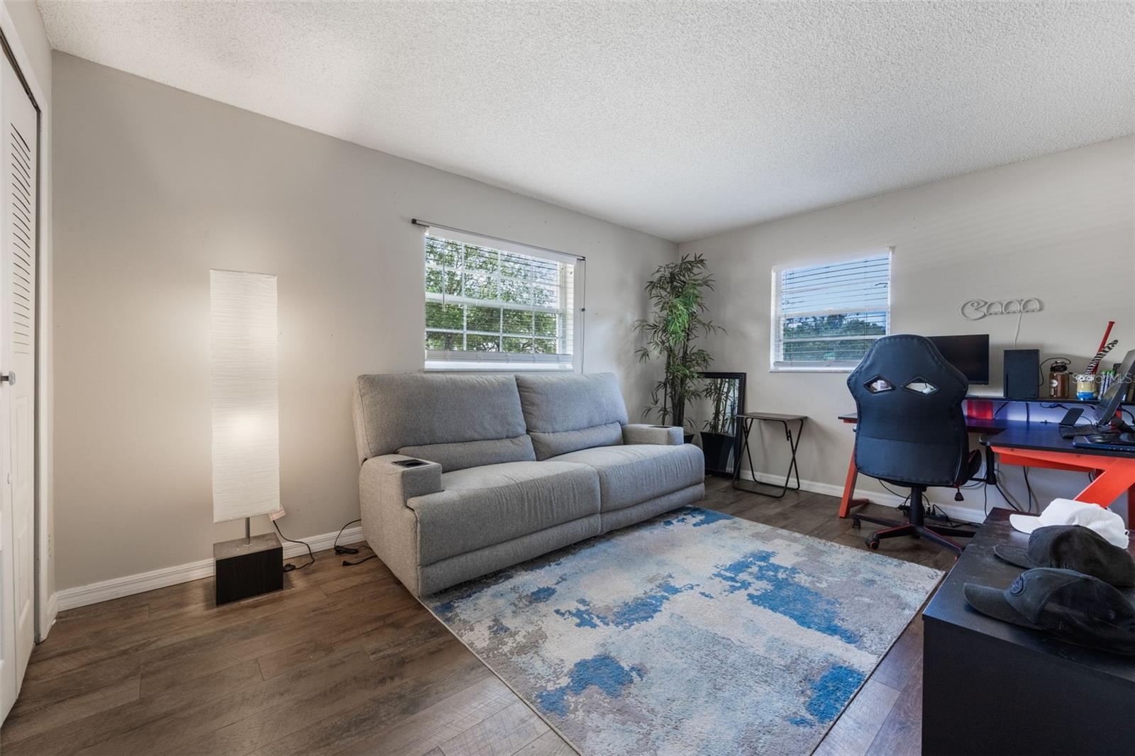 1198 E HANCOCK DR