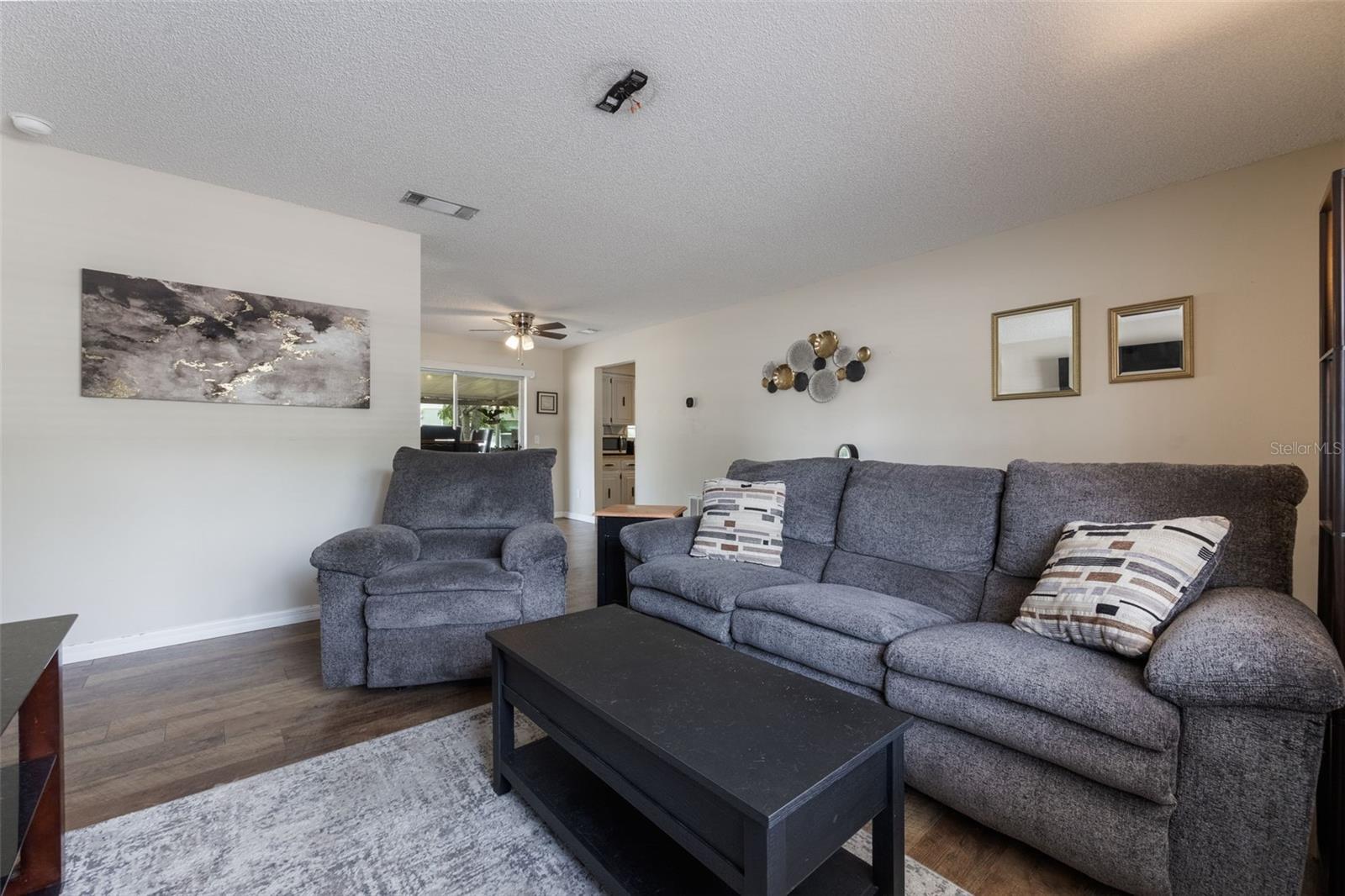 1198 E HANCOCK DR