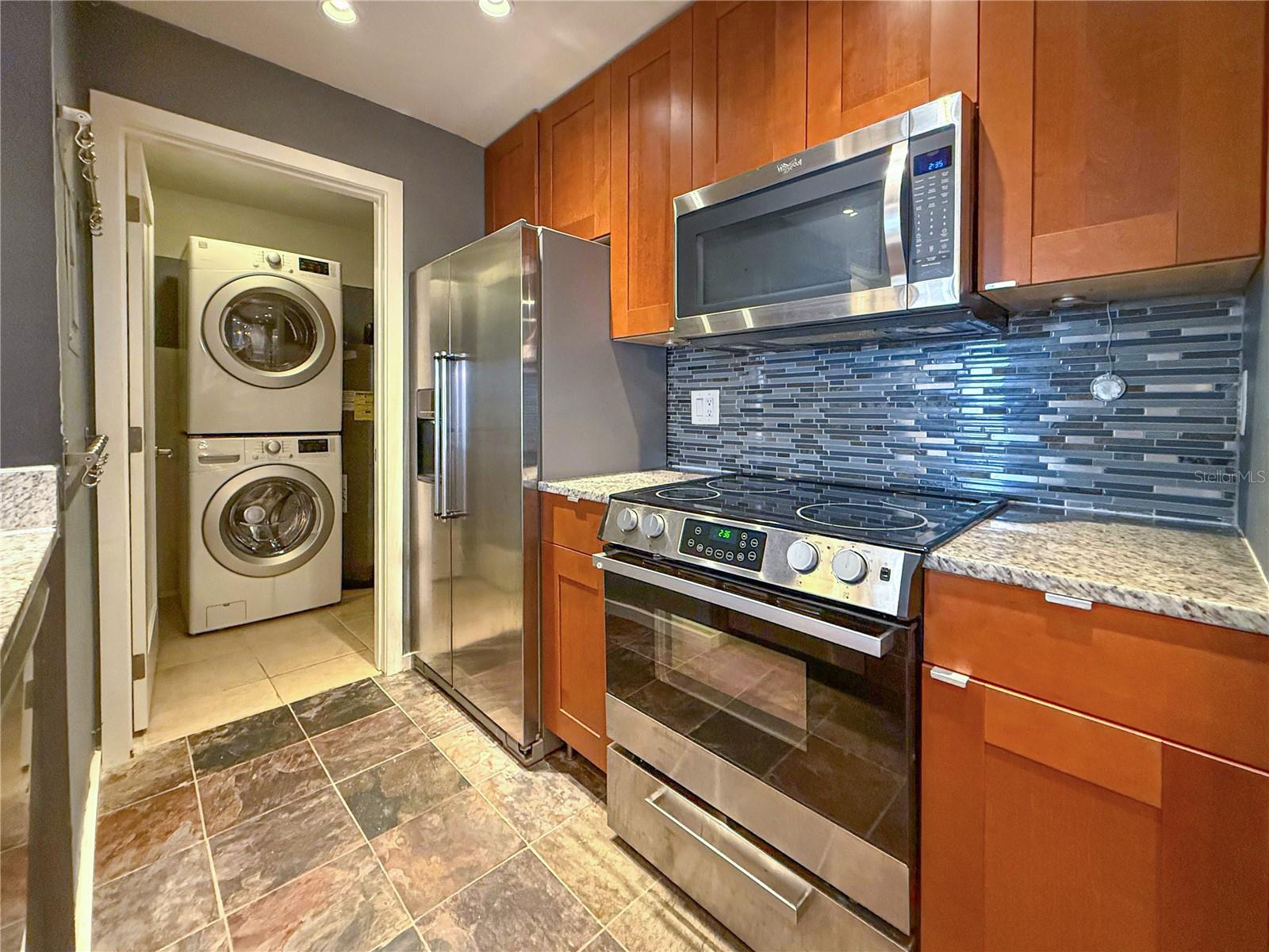 3034 PARKWAY BLVD #102