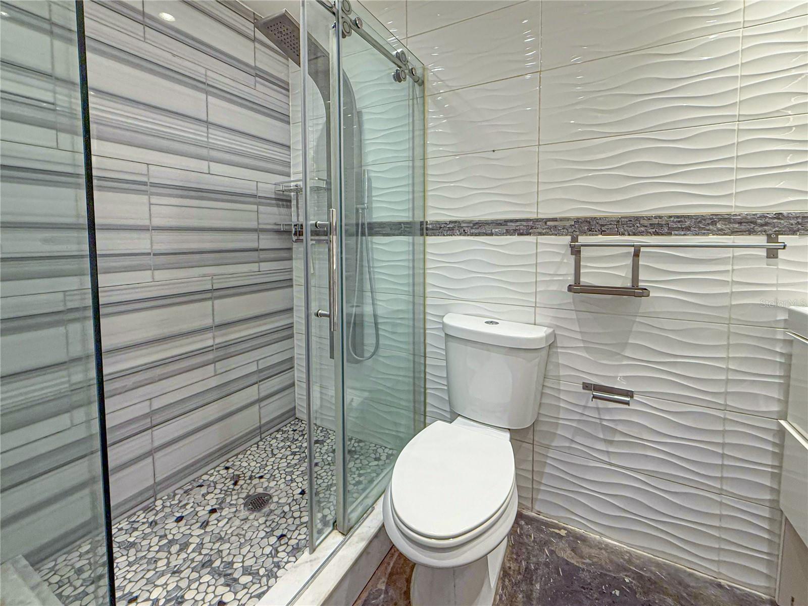 3034 PARKWAY BLVD #102